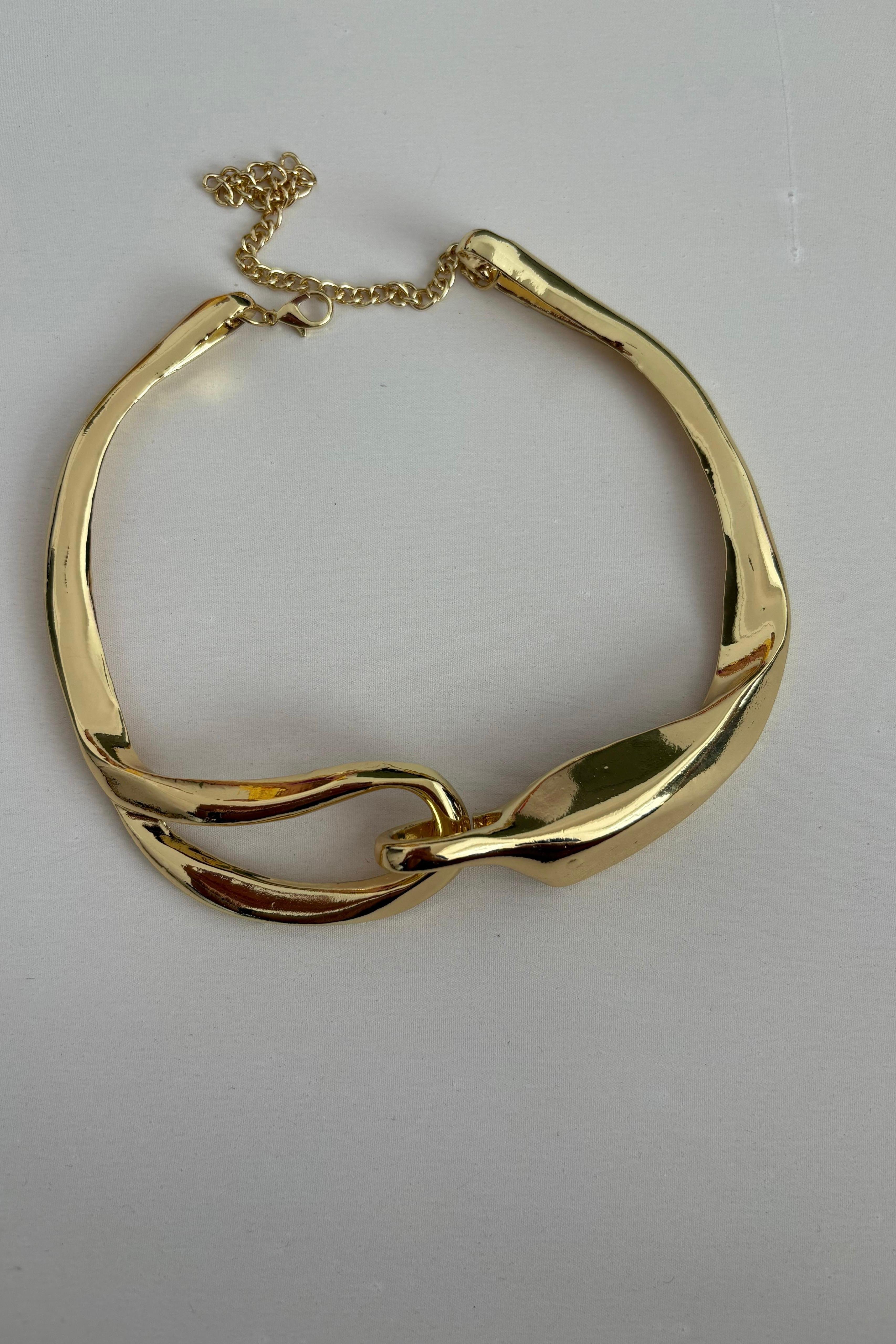 Birbirine Geçmeli Gold Kolye