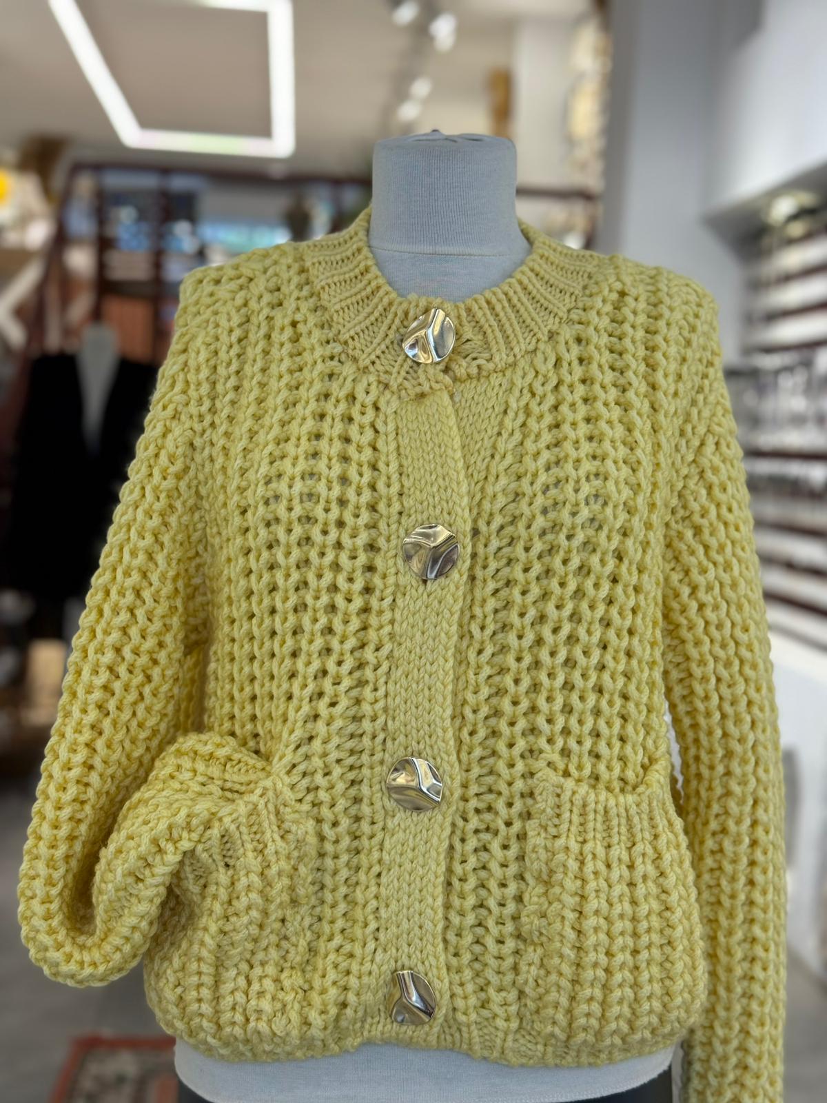 Düğmeli Sarı Kısa Hırka