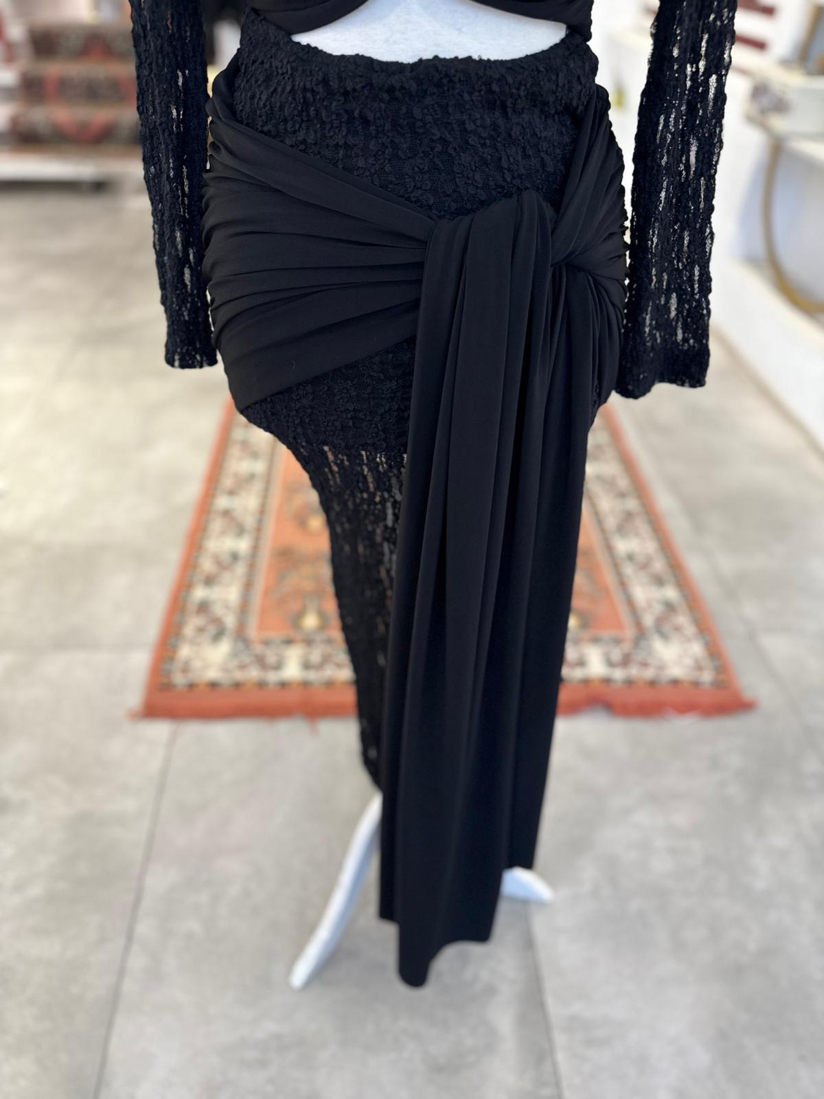 Bağlamalı Etekli Siyah Takım