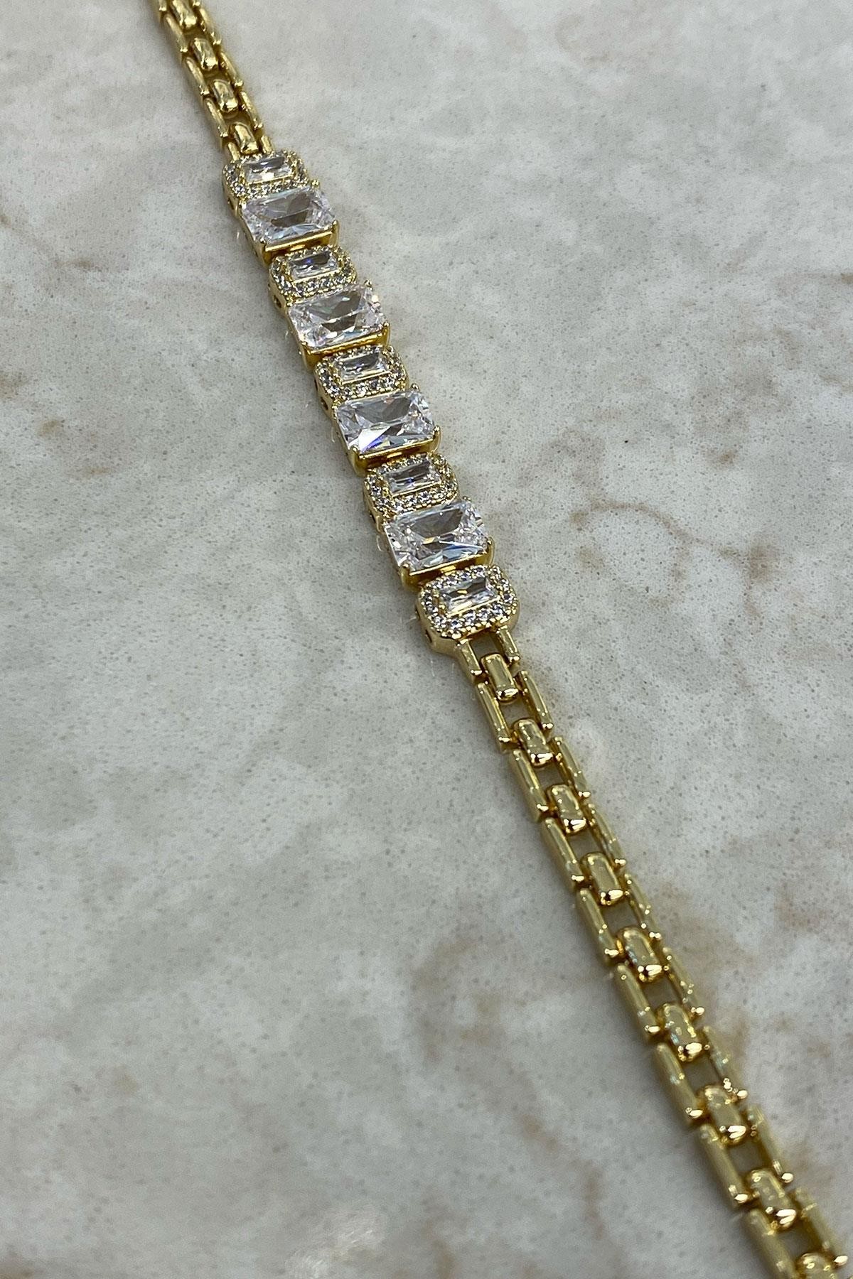 Baget Su Yolu Model Gold Detaylı Zirkon Taş Kaplama Bileklik