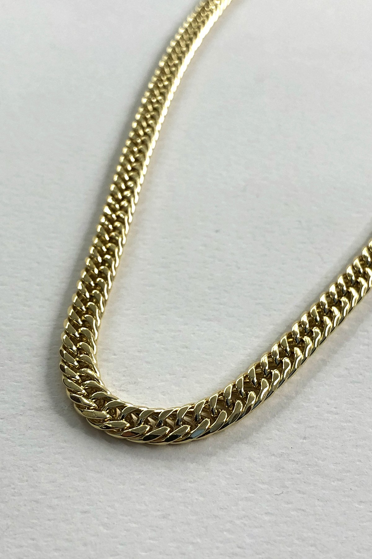Zincir Model Gold Detaylı Kalın Kolye