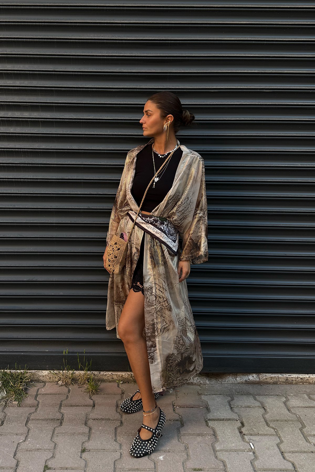 Uçuş | Parlak Detaylı Bej Kimono