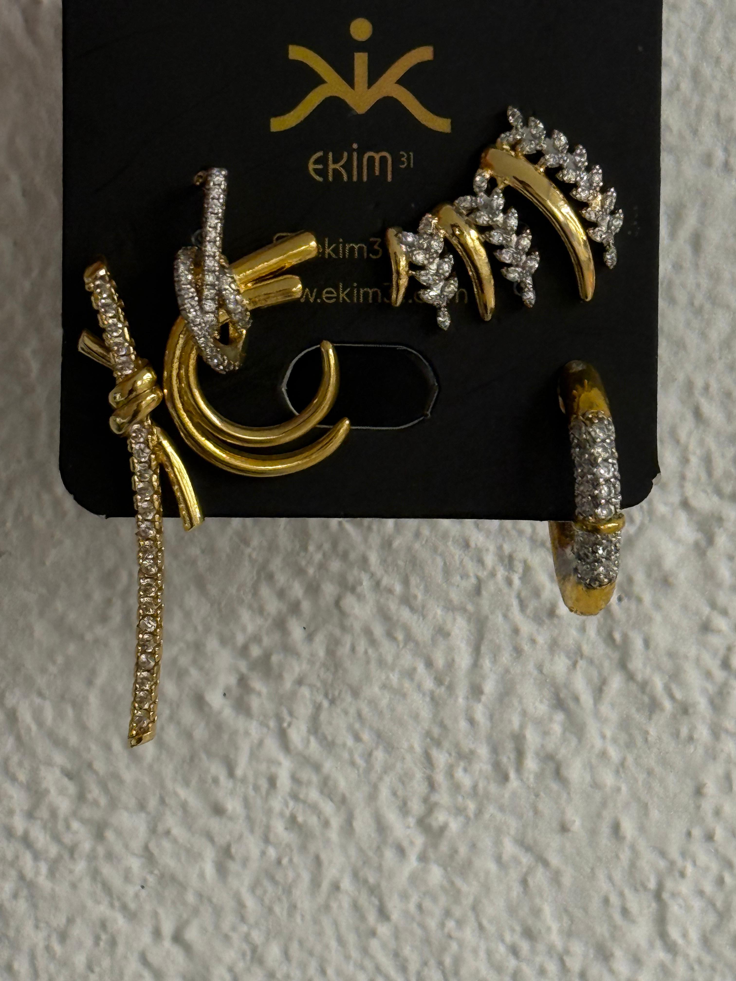 Yaprak Detaylı Küpe Kombini