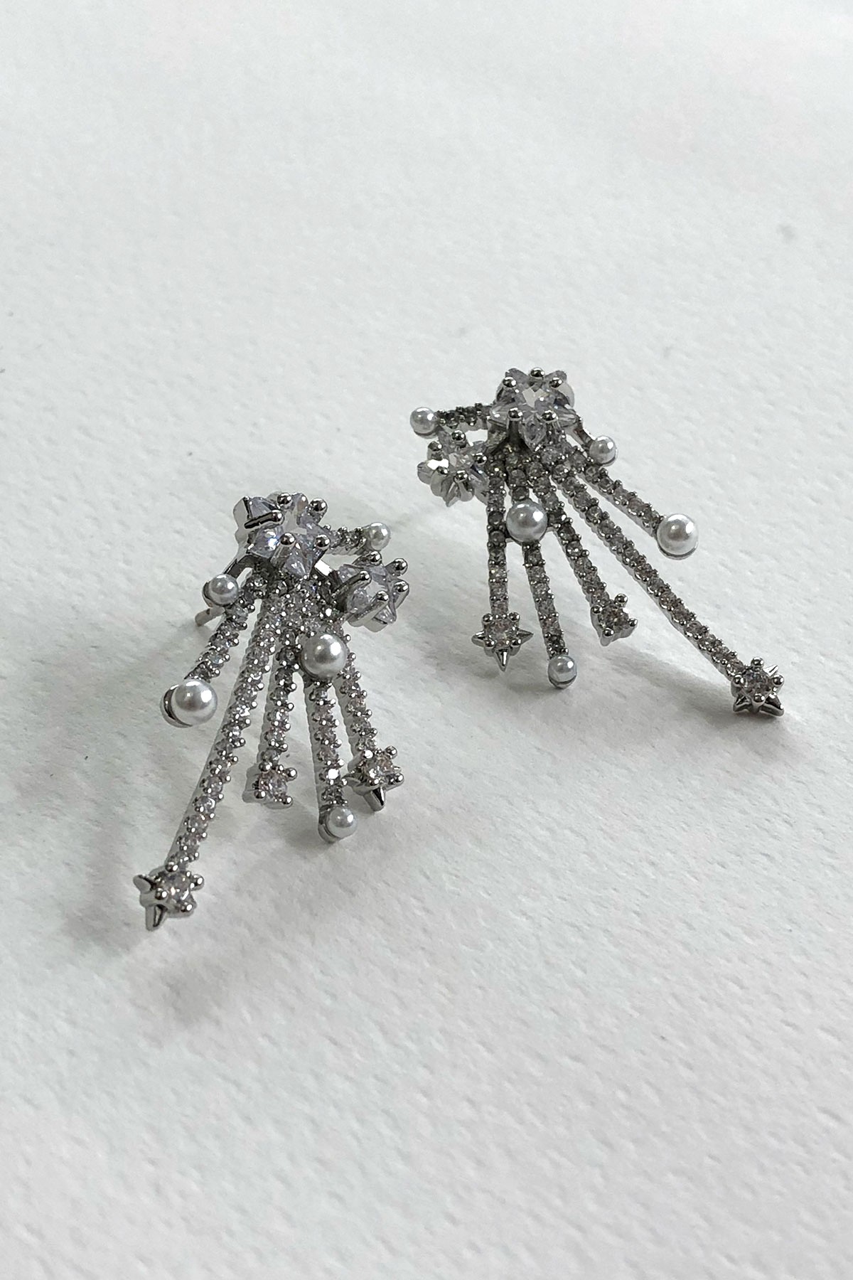 Yıldız Taşlı Model Silver Küpe