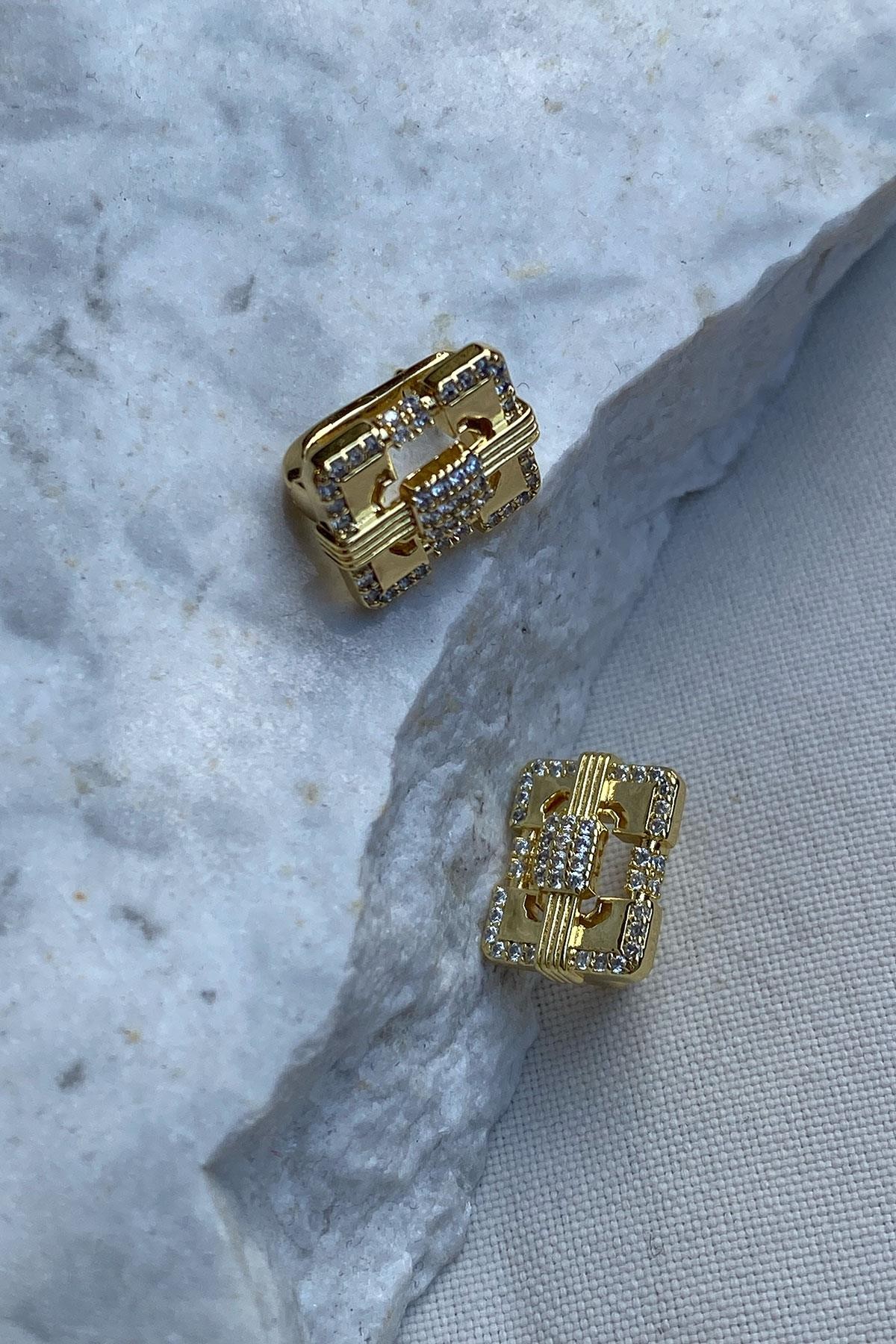 Taşlı Diködrtgen Model Gold Detaylı Zirkon Küpe