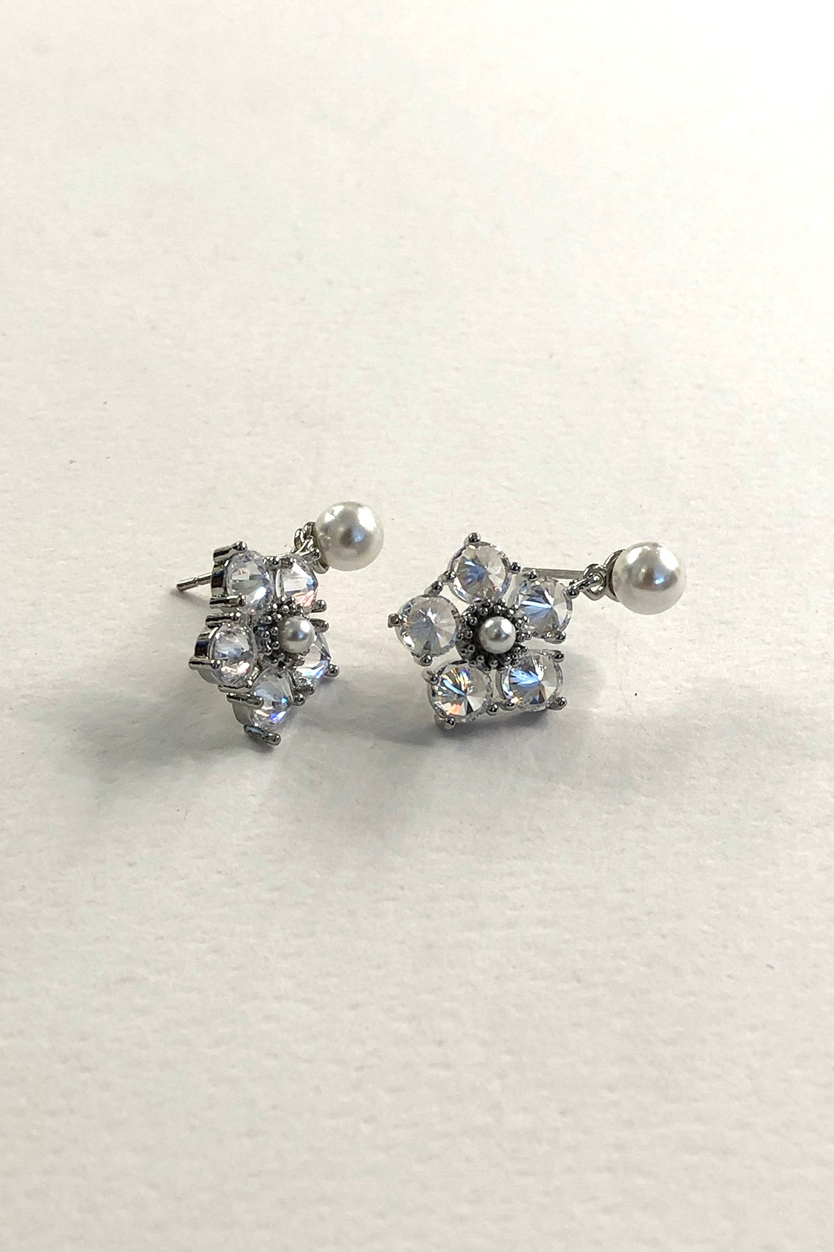 İncili Çiçek Model Silver Zirkon Taş Küpe