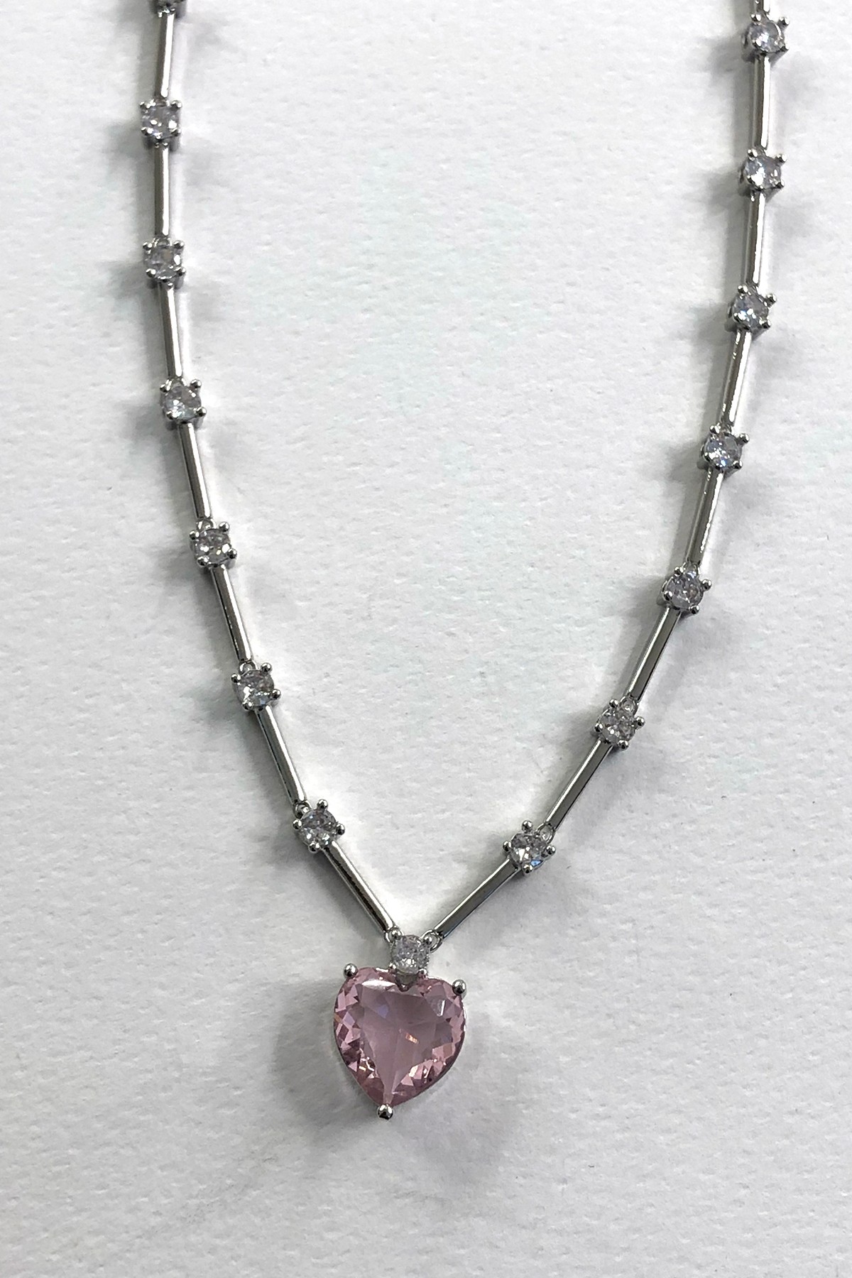 Pembe Kalp Silver Detaylı Zirkon Taş Kolye