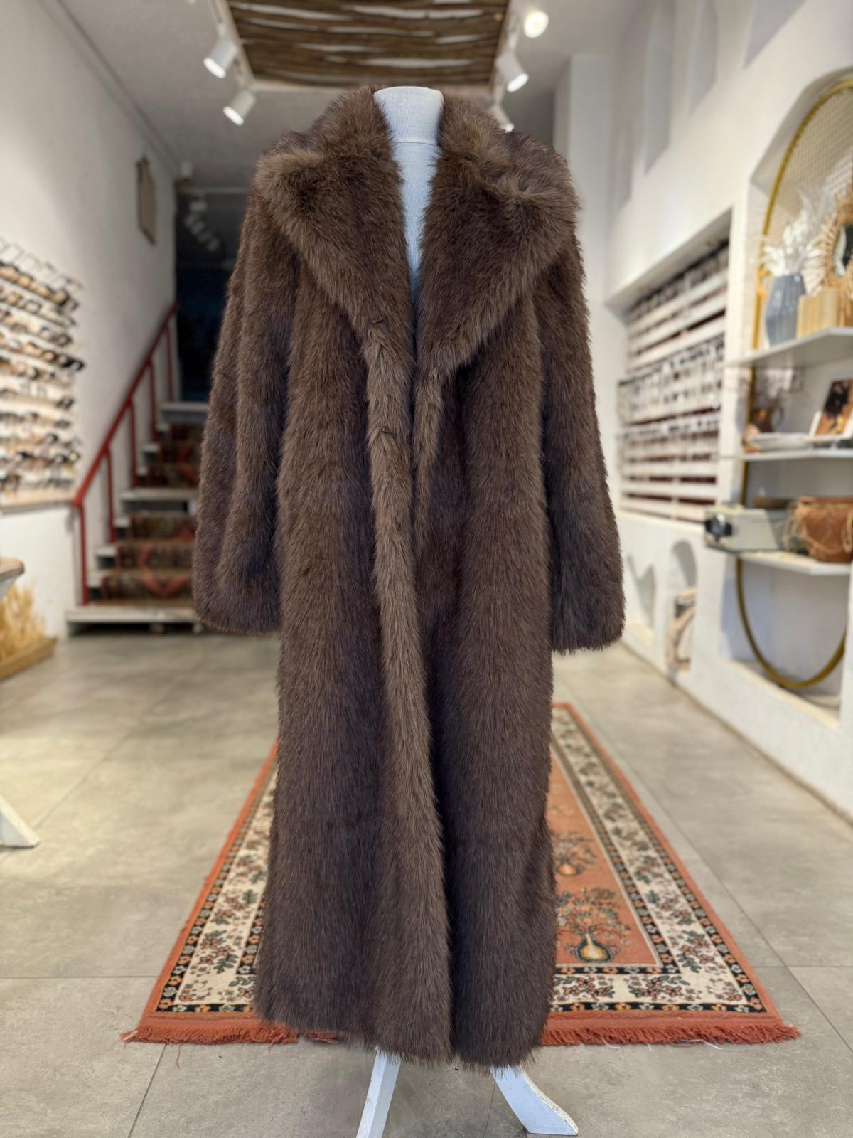 Uzun Kahve Rengi Peluş Kürk