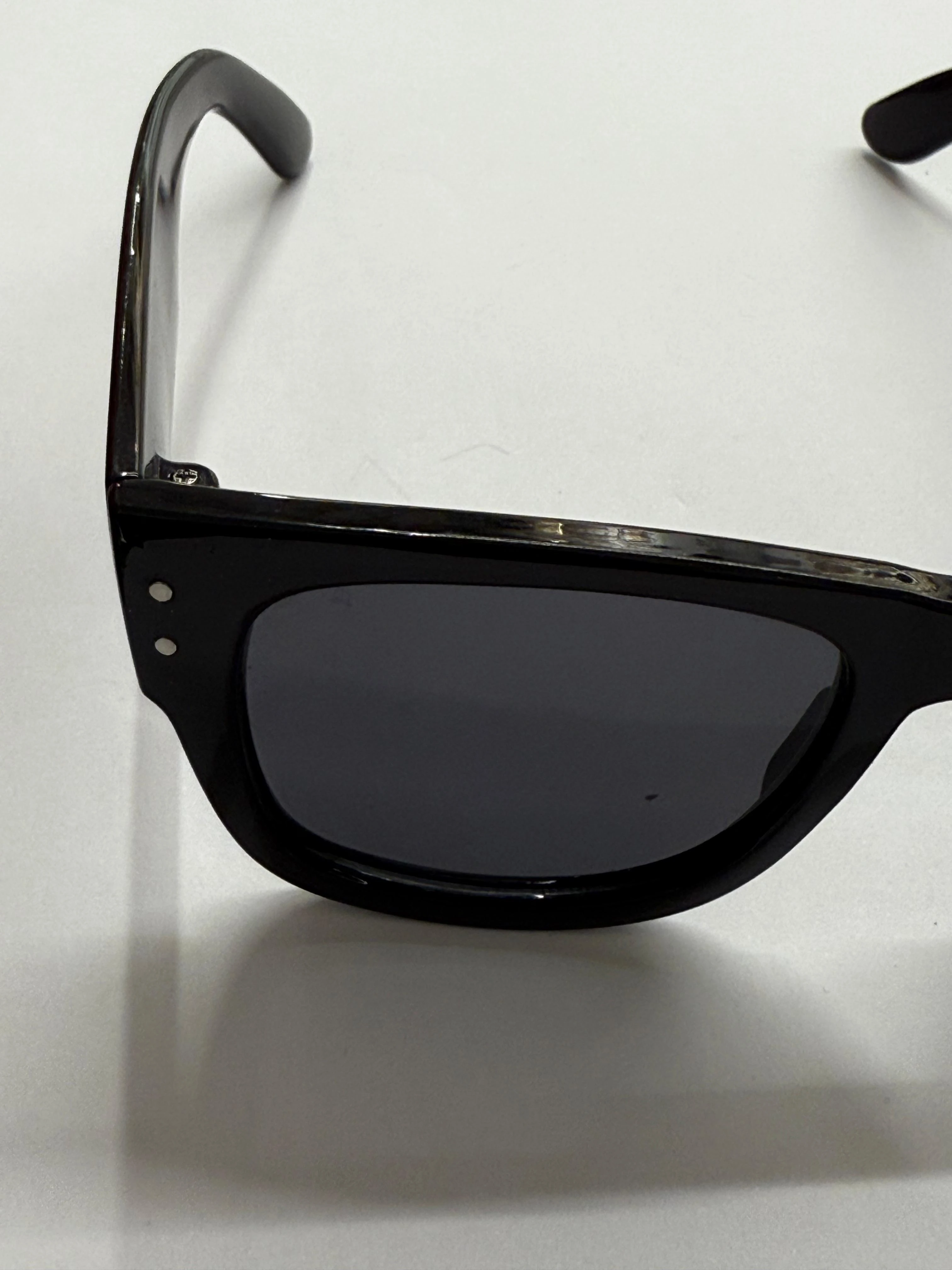 Büyük Çerçeveli Siyah Gözlük