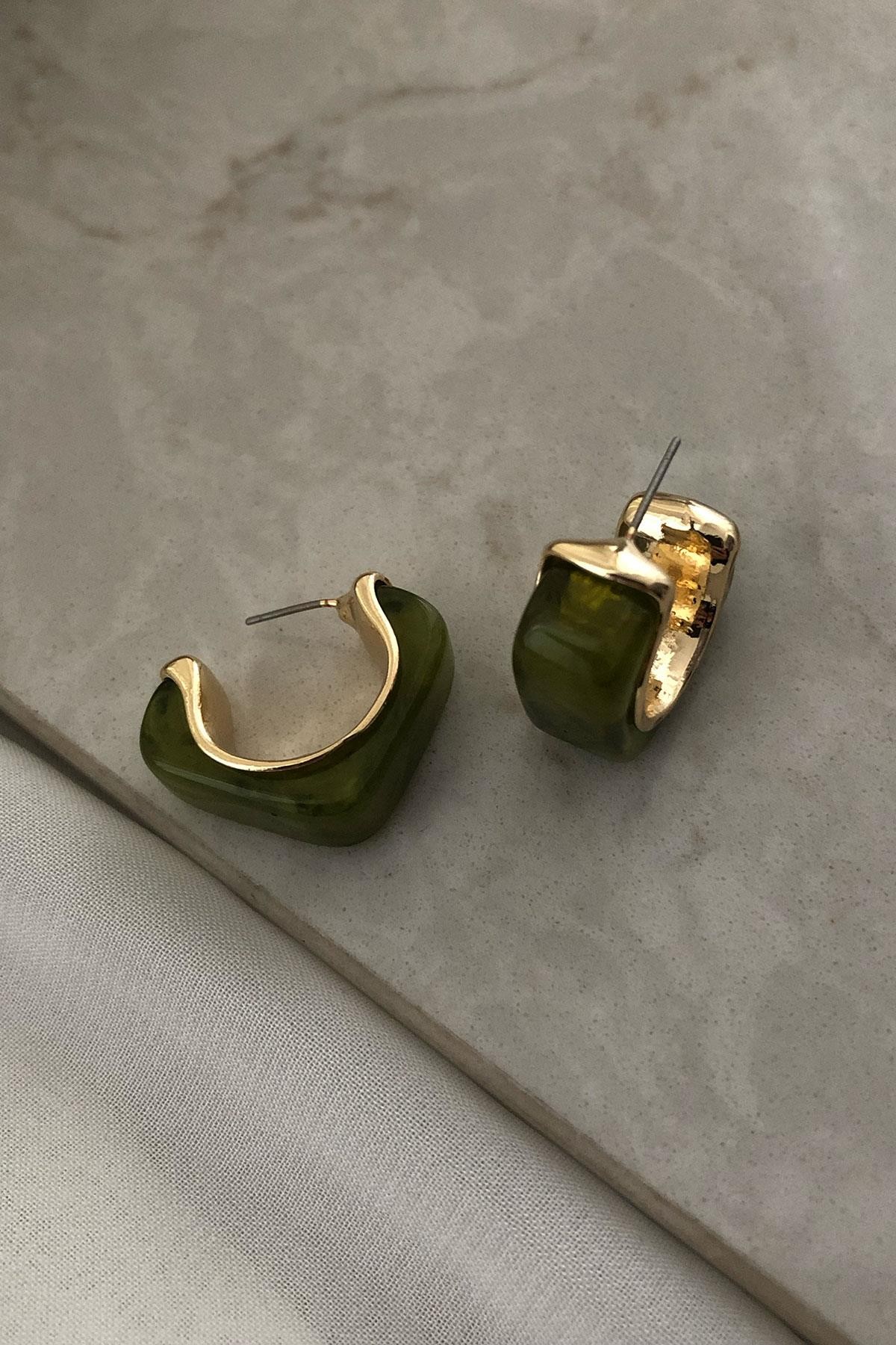 Yeşil Kemik Model Gold Detaylı Küpe