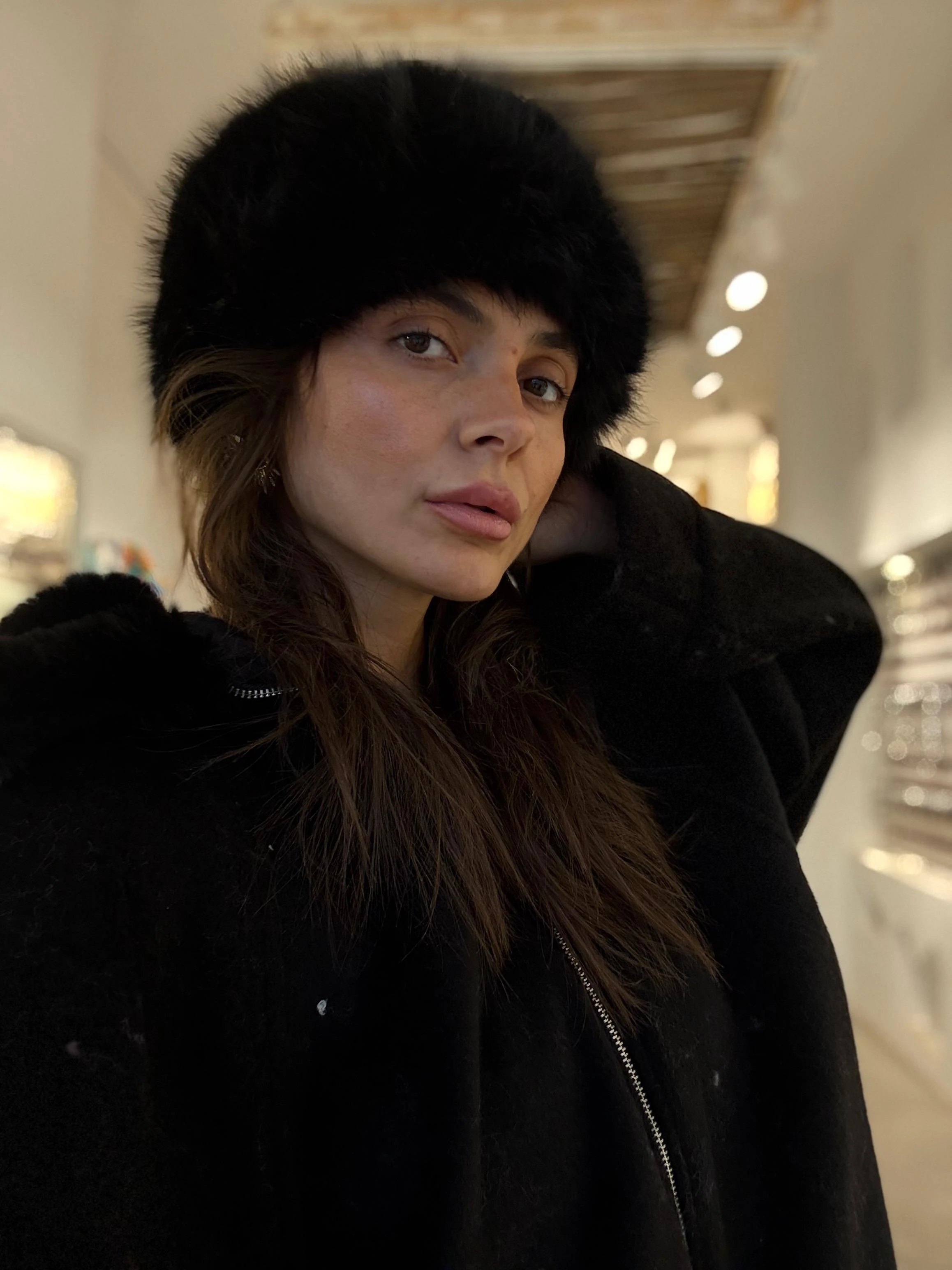 Siyah Tüylü Şapka