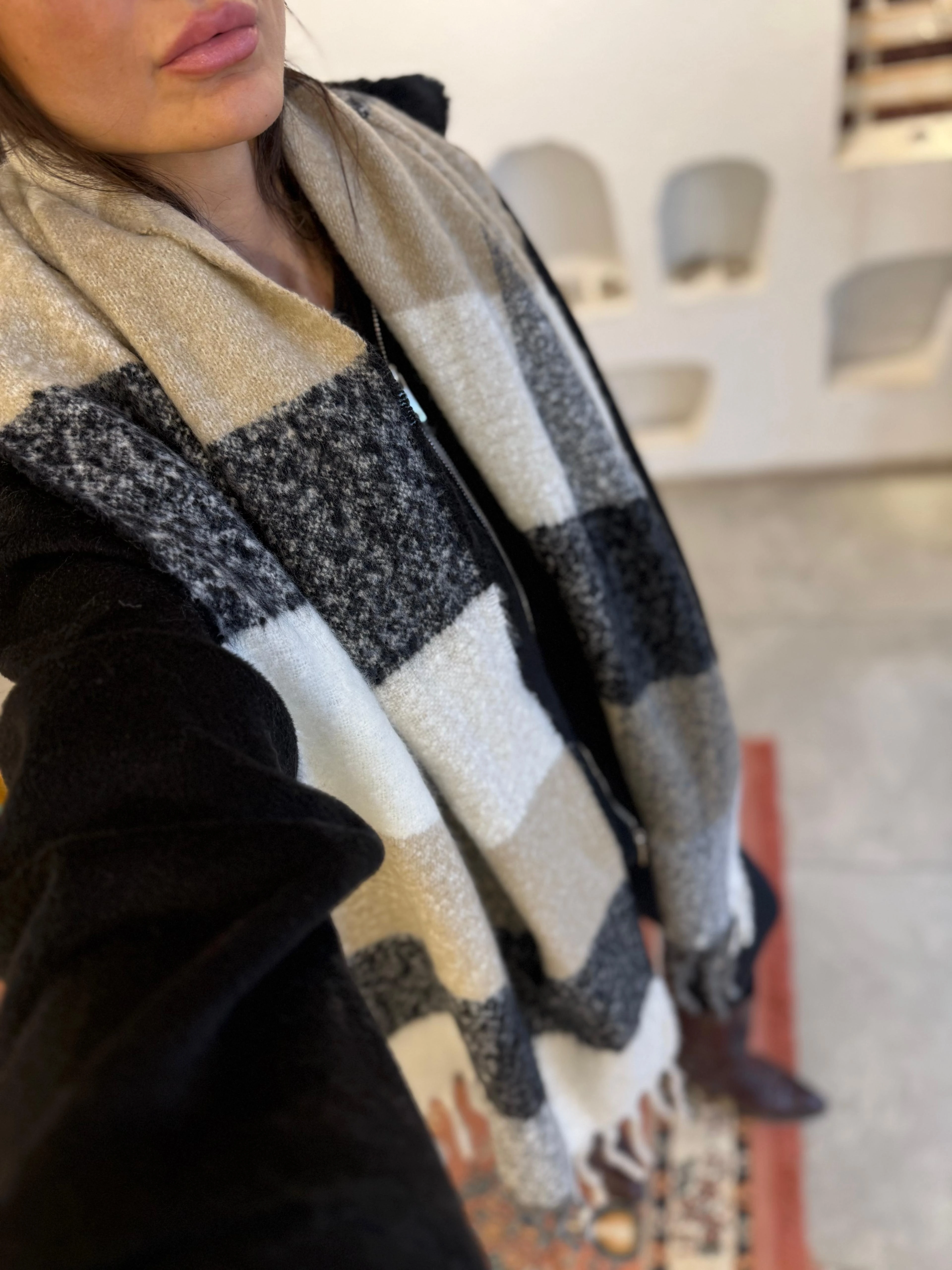 Siyah Ve Kahve Kalın Atkı