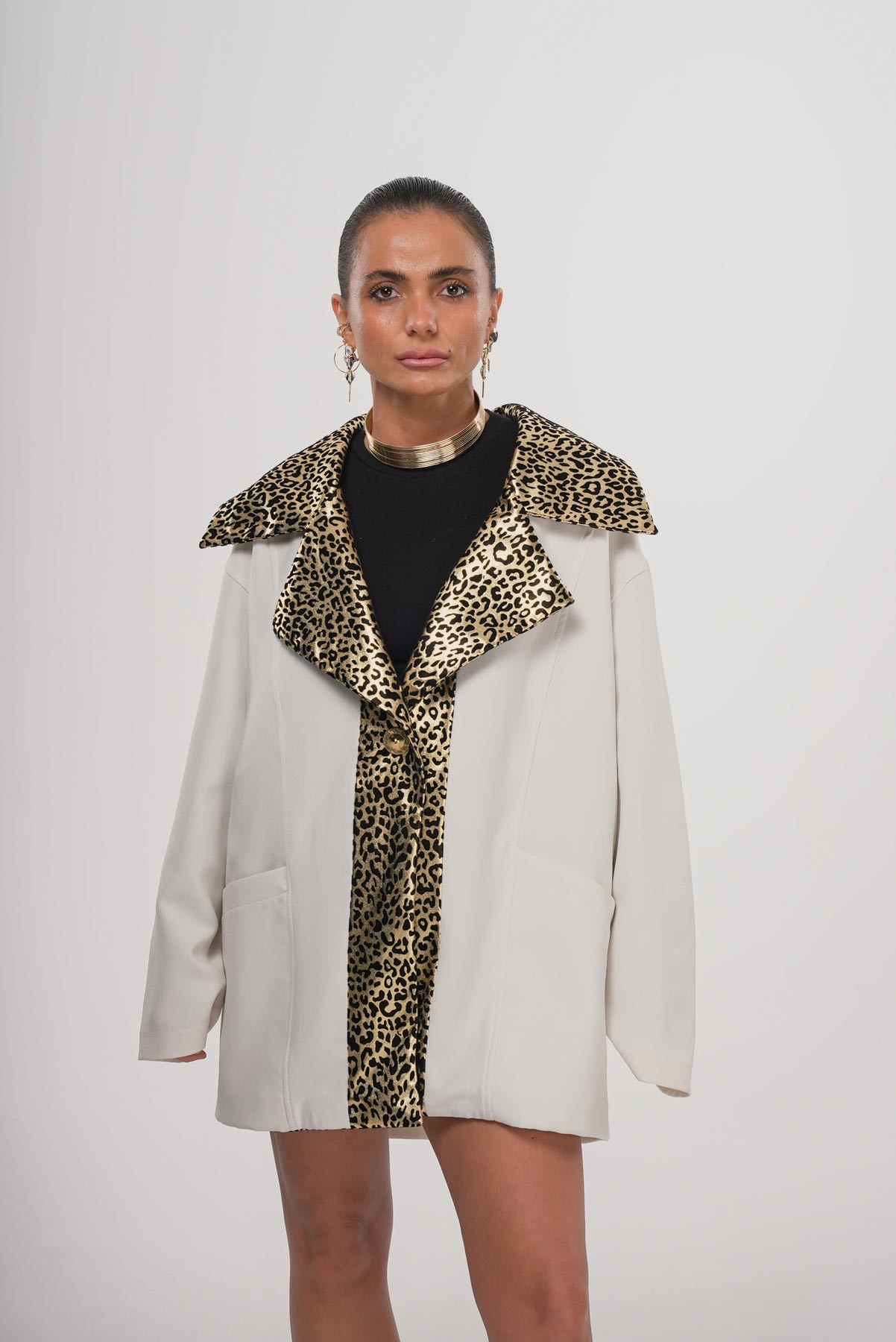 Cesur Zarafet | Leopar Detaylı Ekru Ceket