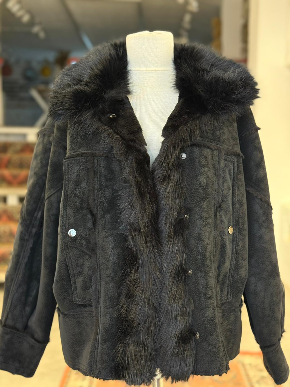 Kürklü Kısa Siyah Mont