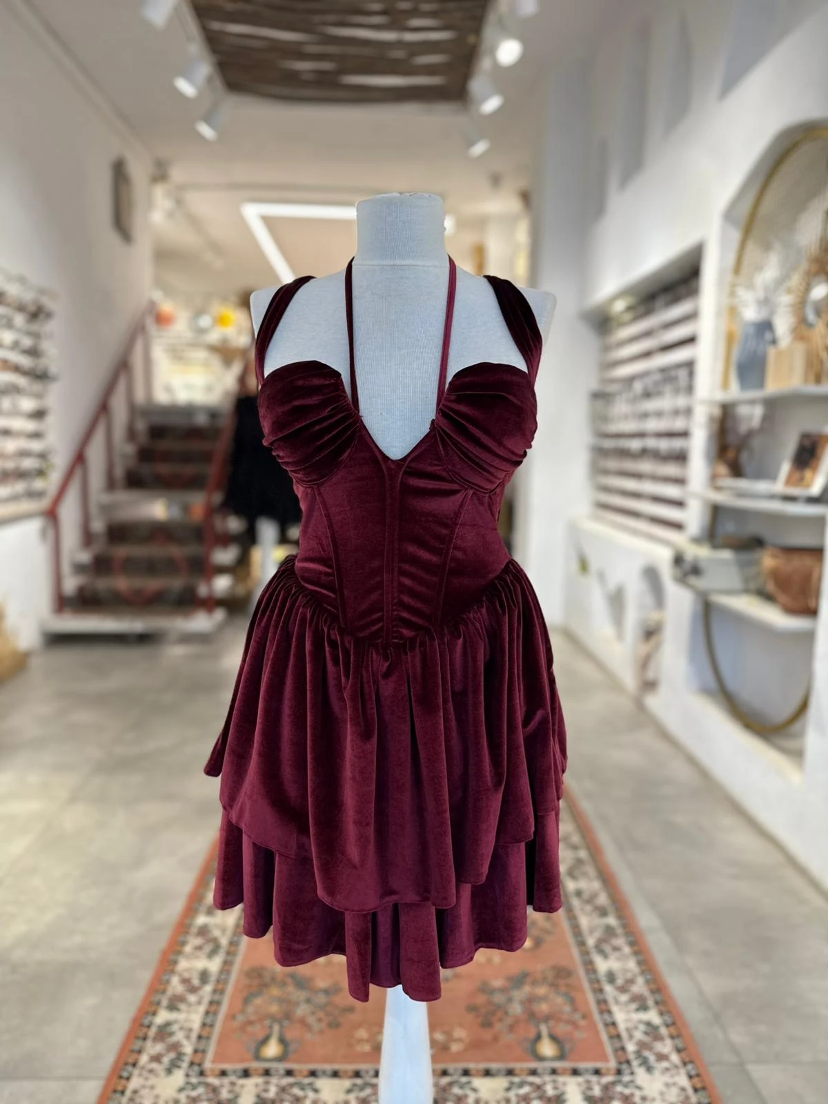 Korseli Kadife Bordo Renk Kısa Elbise