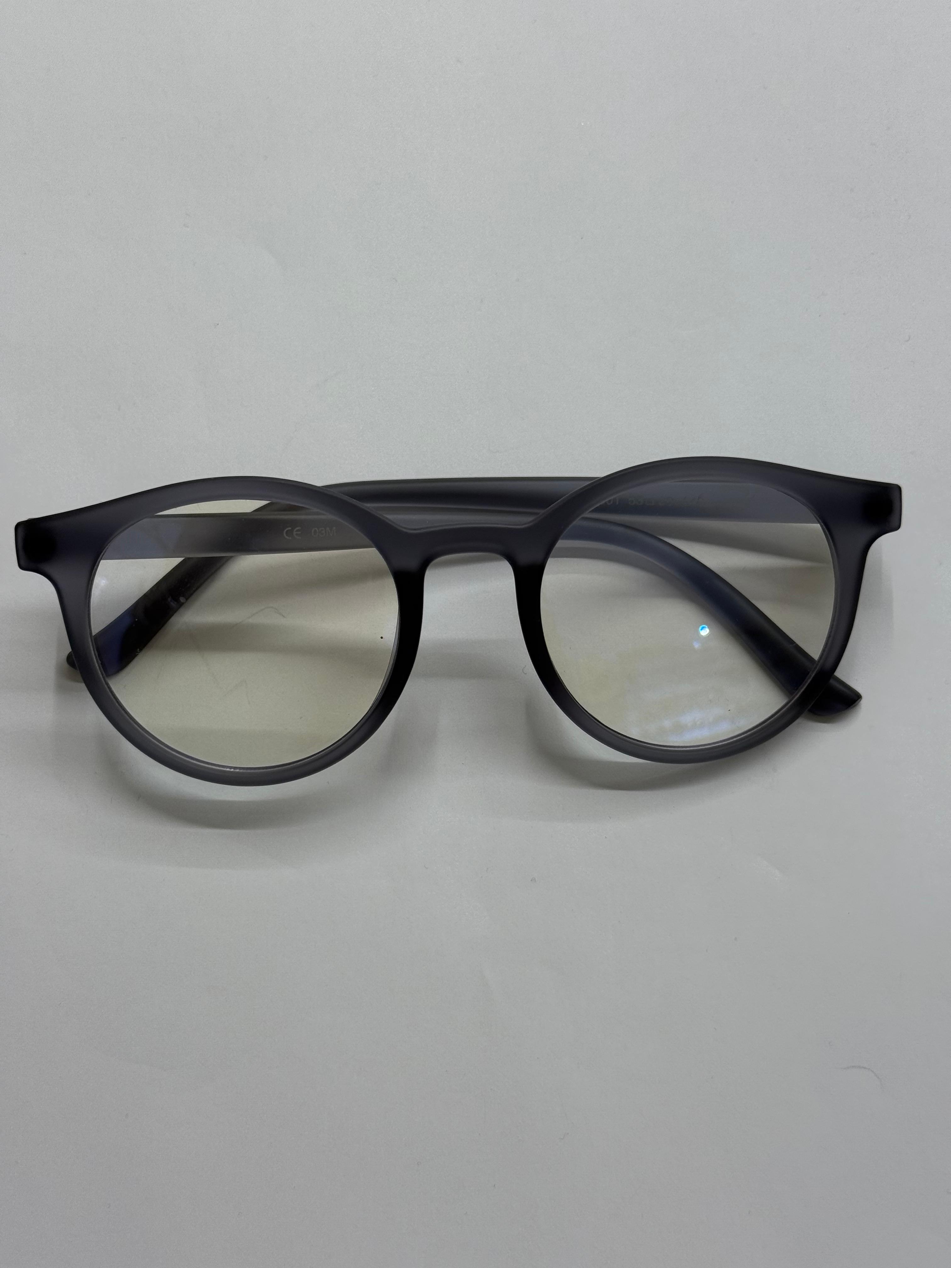 Şeffaf Mat Çerçeveli Gözlük