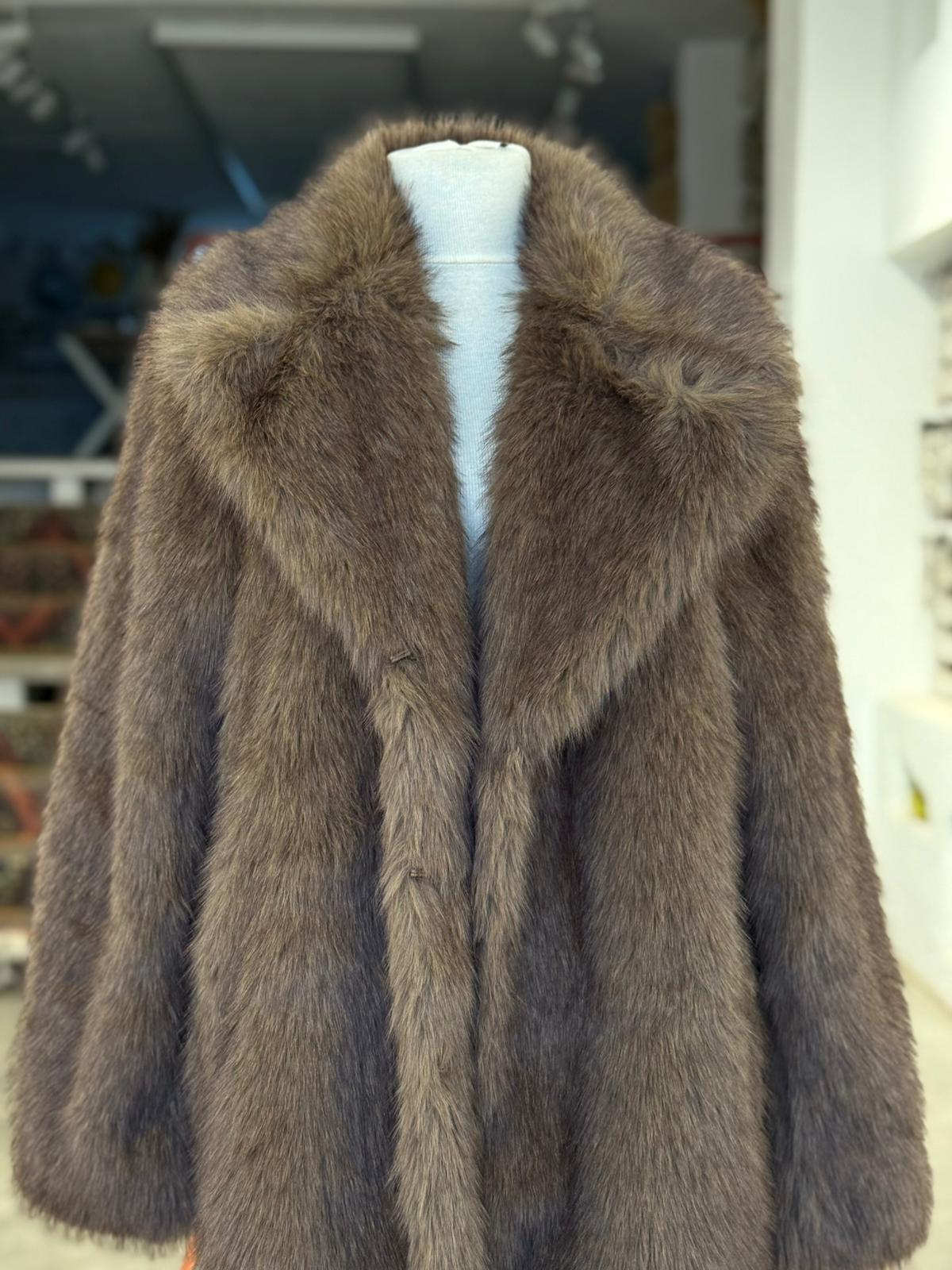 Uzun Kahve Rengi Peluş Kürk