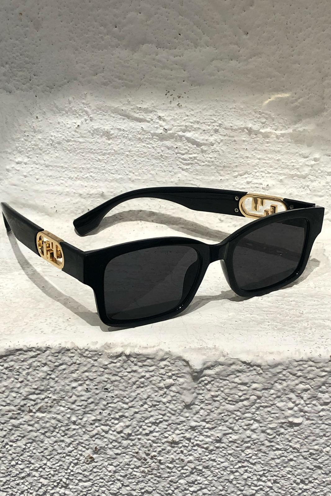 Dikdörtgen Gold Detay Siyah Gözlük