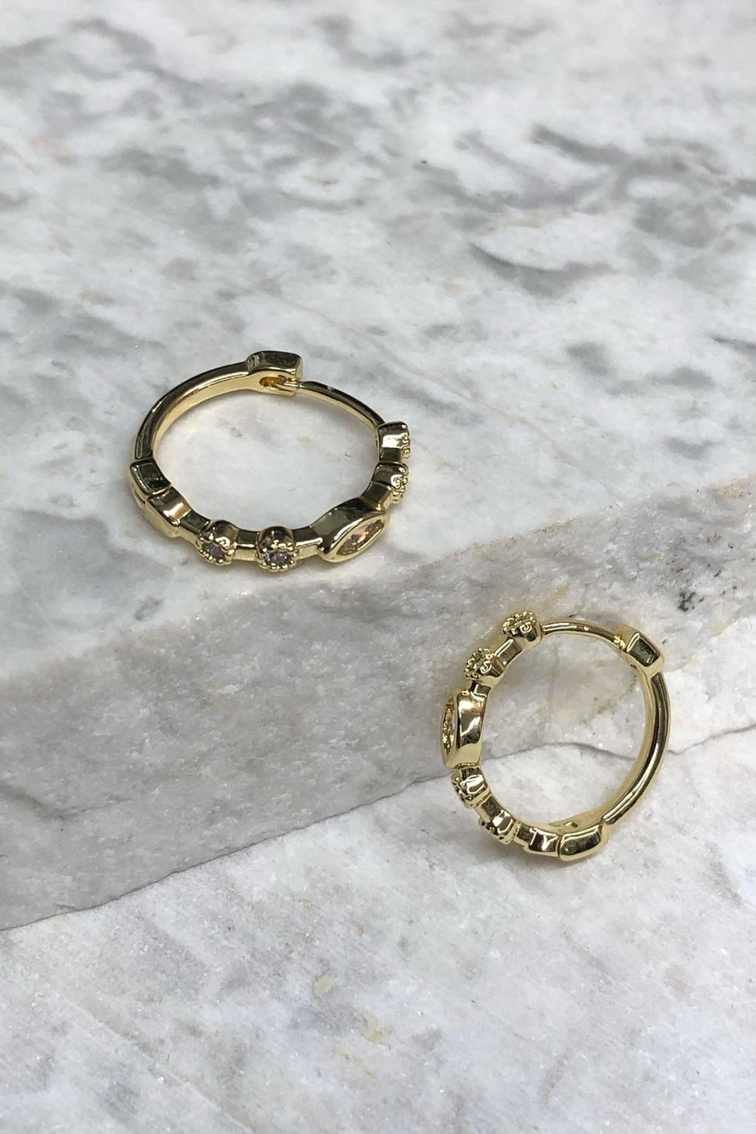 Minimal Zirkon Taş Detay Gold Halka Küpe