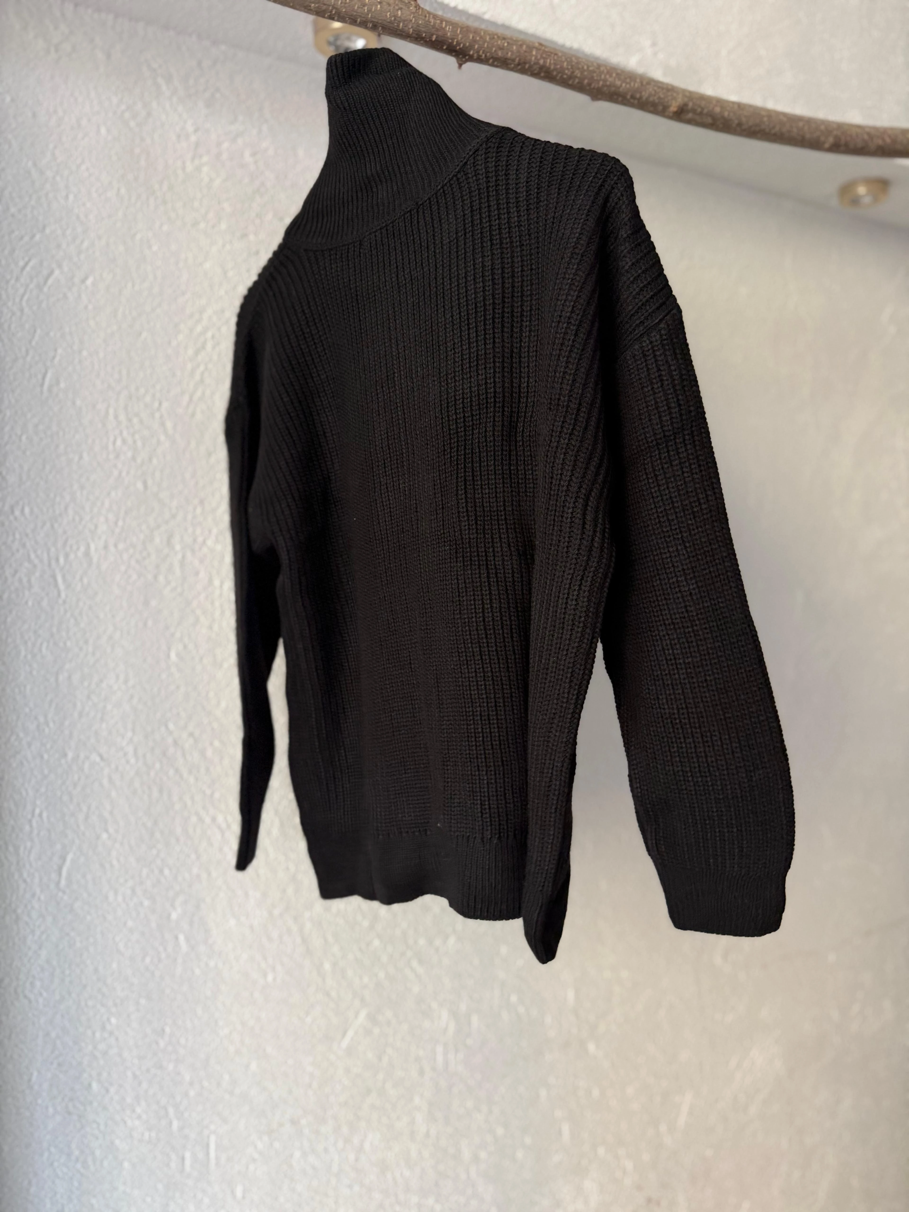 Fermuarlı Siyah Kazak