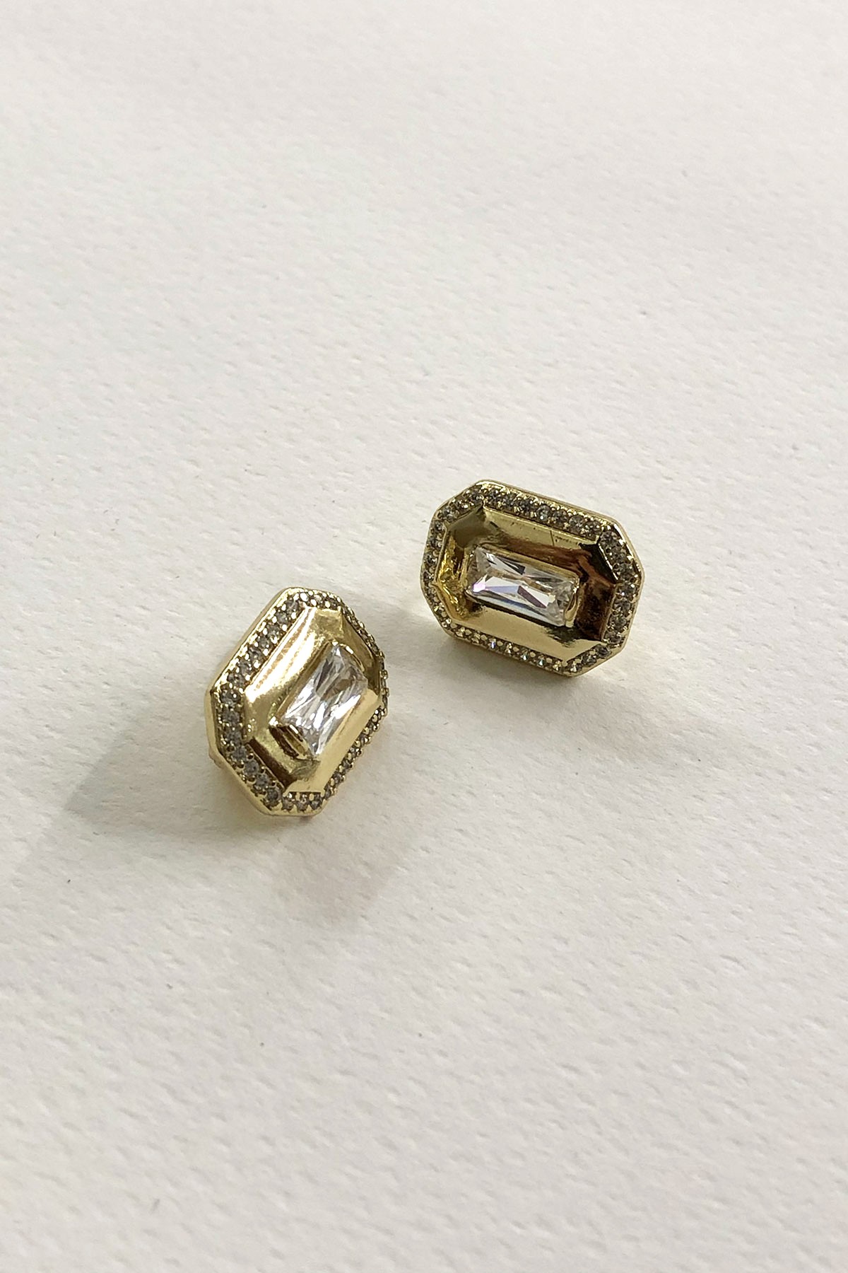 Dikdörtgen Taşlı Gold Detaylı Küpe