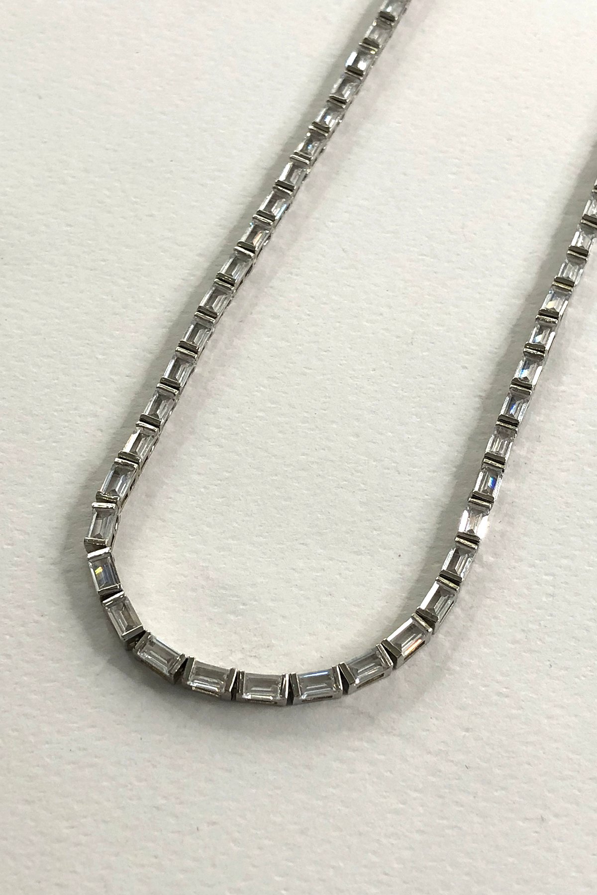 Silver Dikdörtgen Model Zirkon Taş Kolye