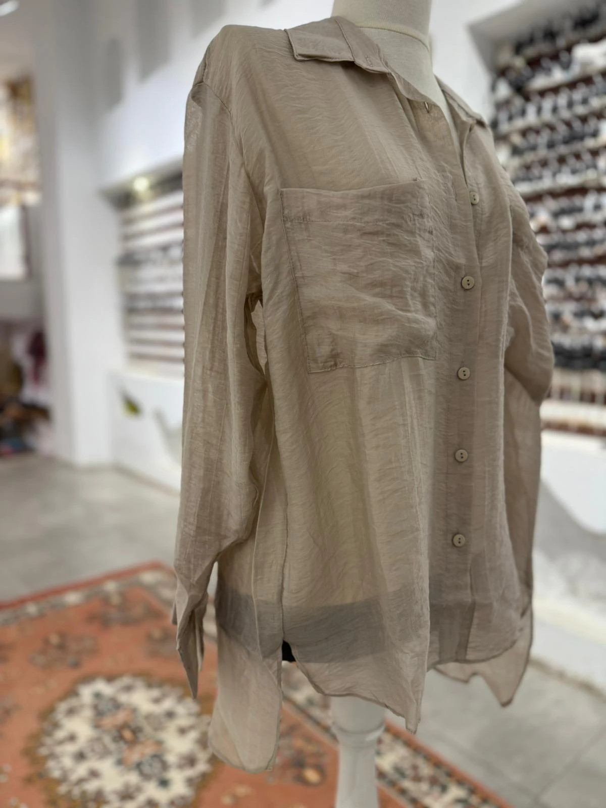 Önü Cepli Bej Gömlek