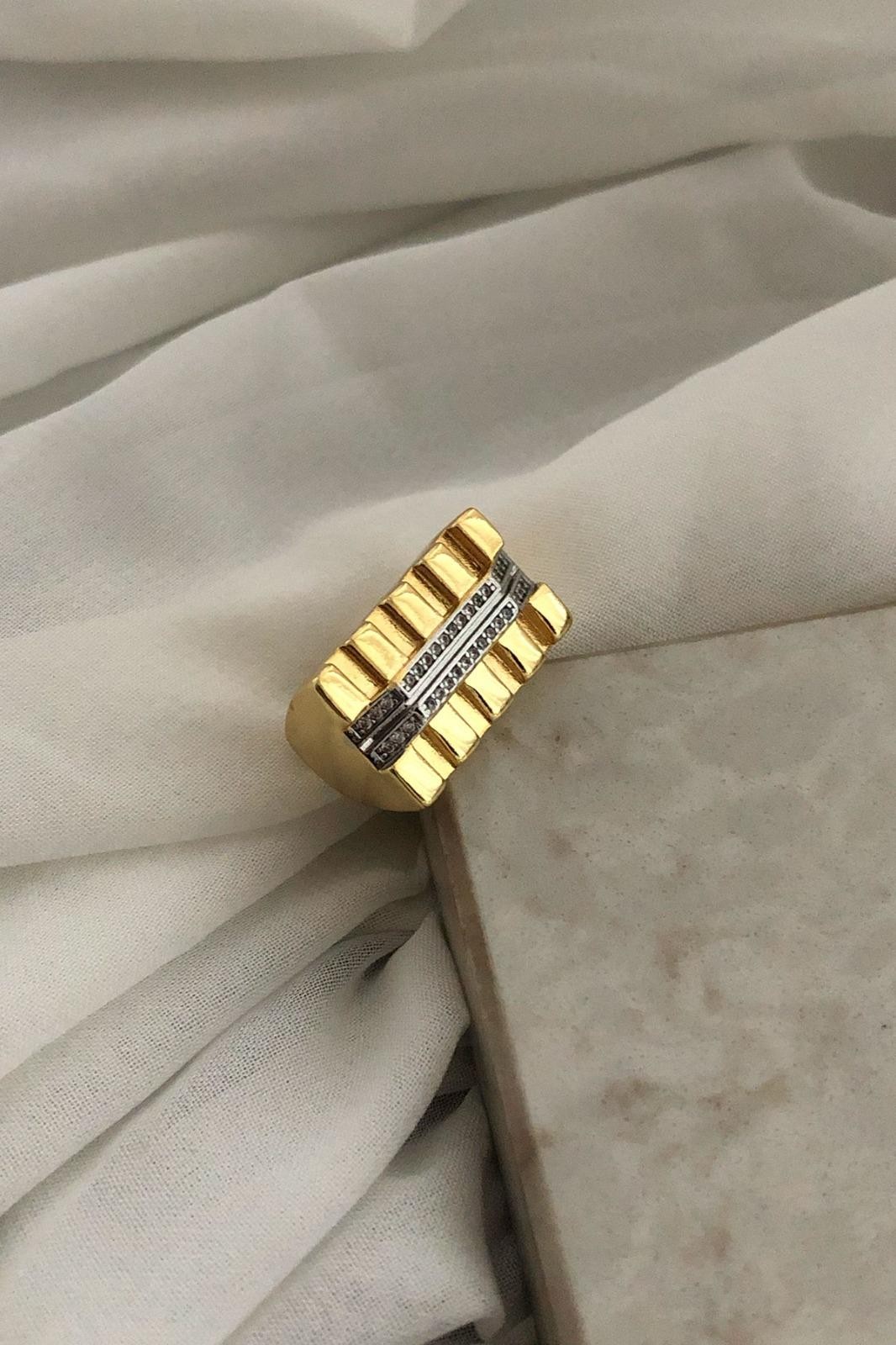Beyaz Taşlı Dikdörtgen Model Gold Detaylı Küçük Boy Zirkon Taş Yüzük