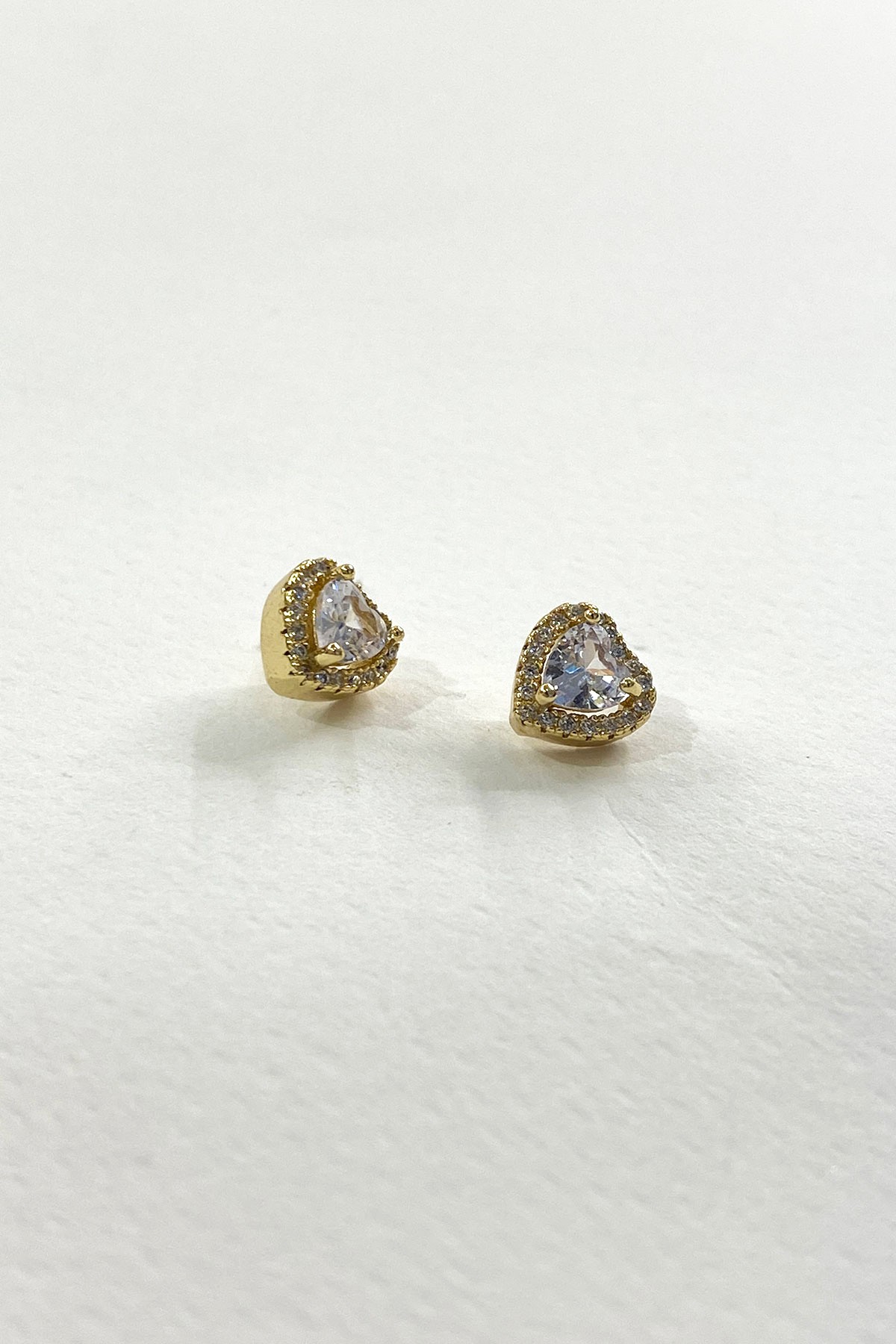 Kalp Model Gold Detaylı Zirkon Taş Küpe