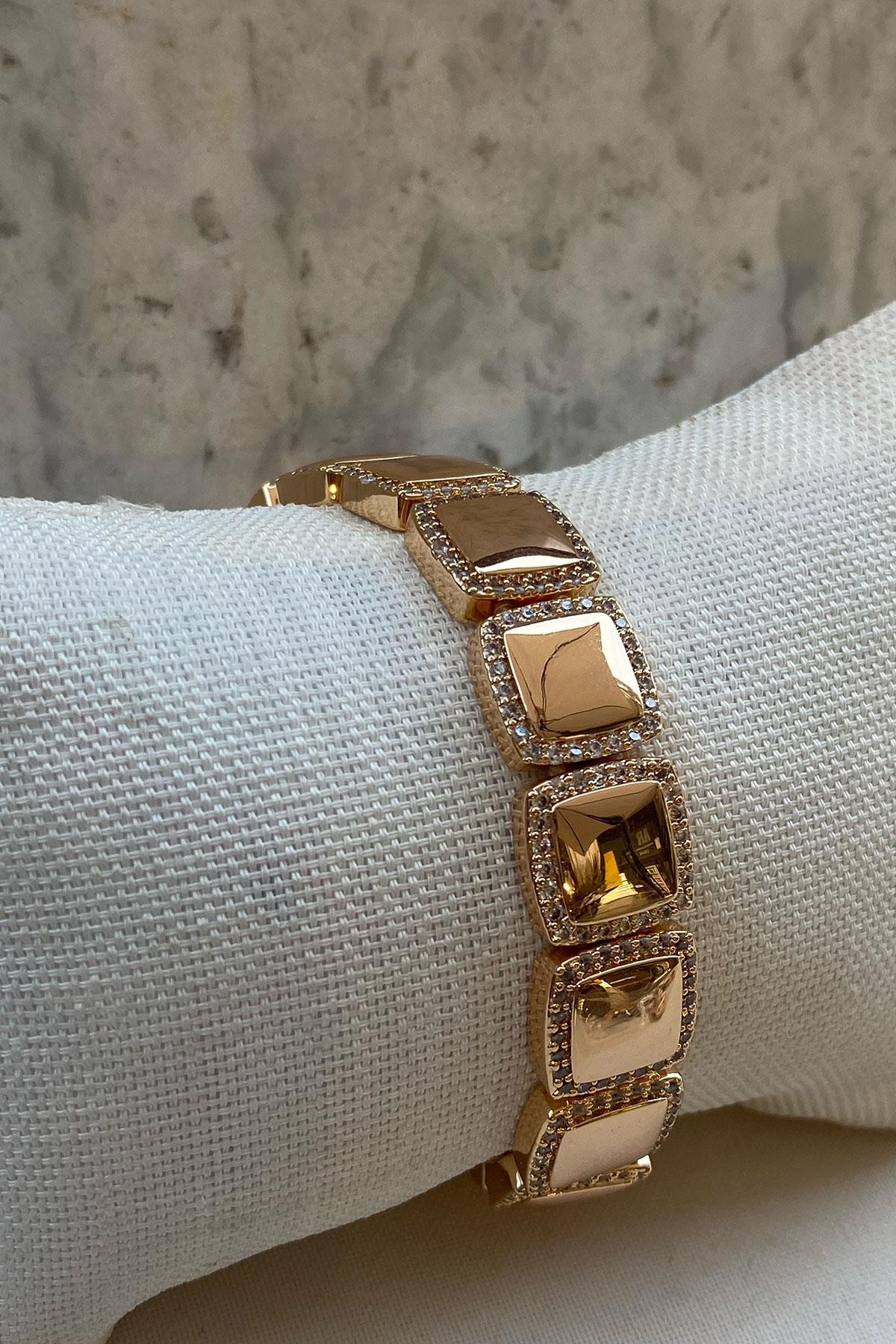 Kare Taşlı Model Gold Detaylı Kaplama Bileklik