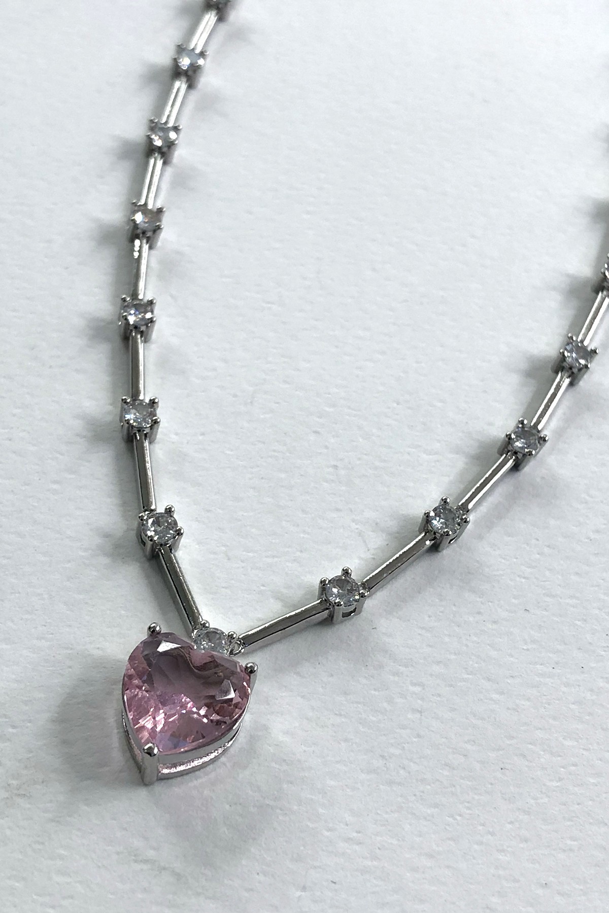 Pembe Kalp Silver Detaylı Zirkon Taş Kolye
