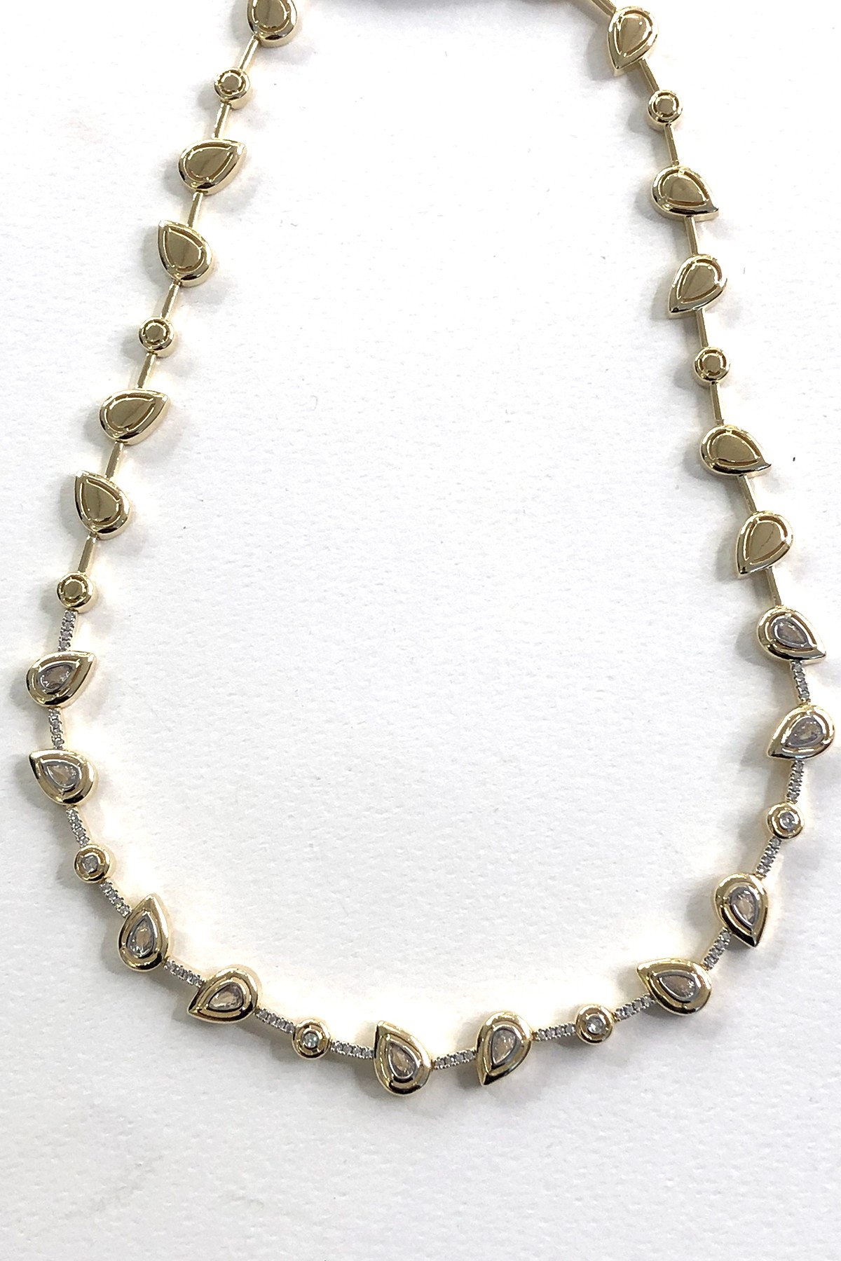 Damla Model Taşlı Gold Detaylı Xp Kaplama Kolye