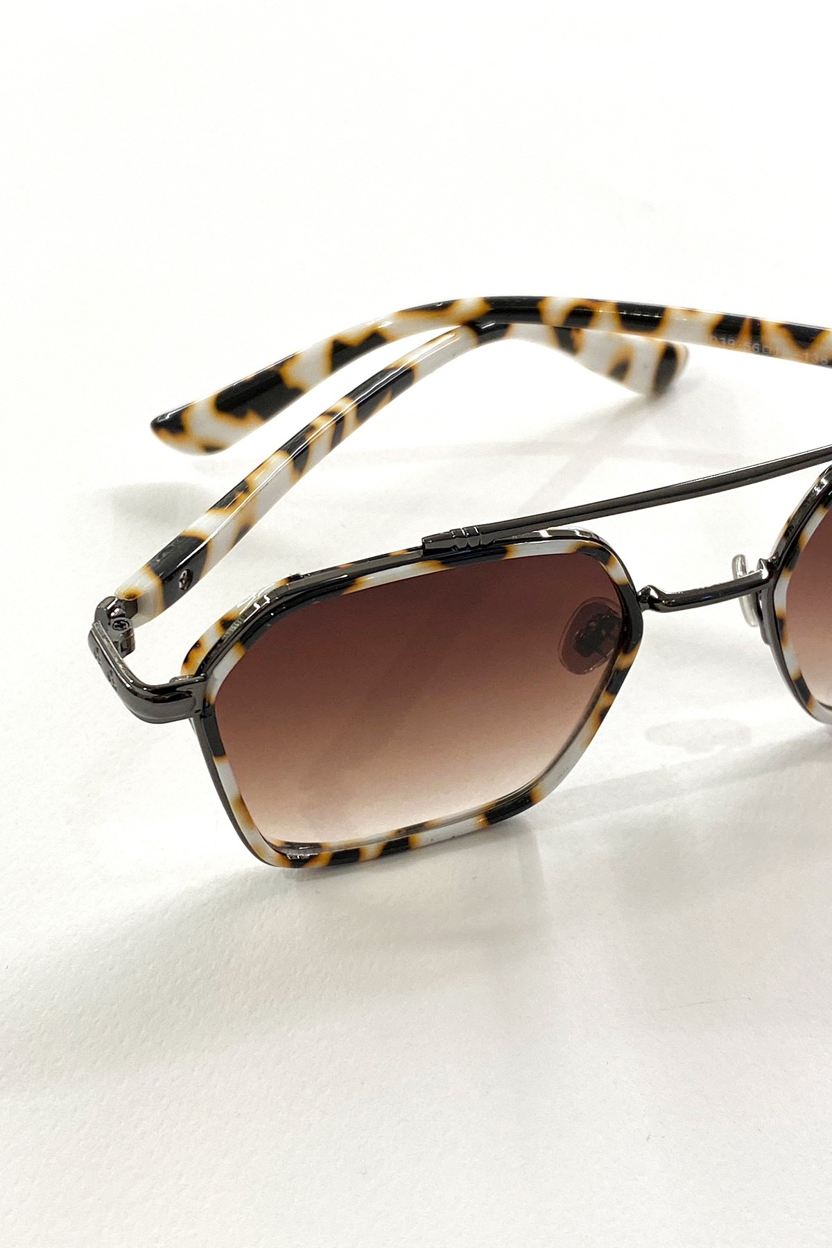 Renkli Detaylı Leopar Model Kahve Cam Gözlük