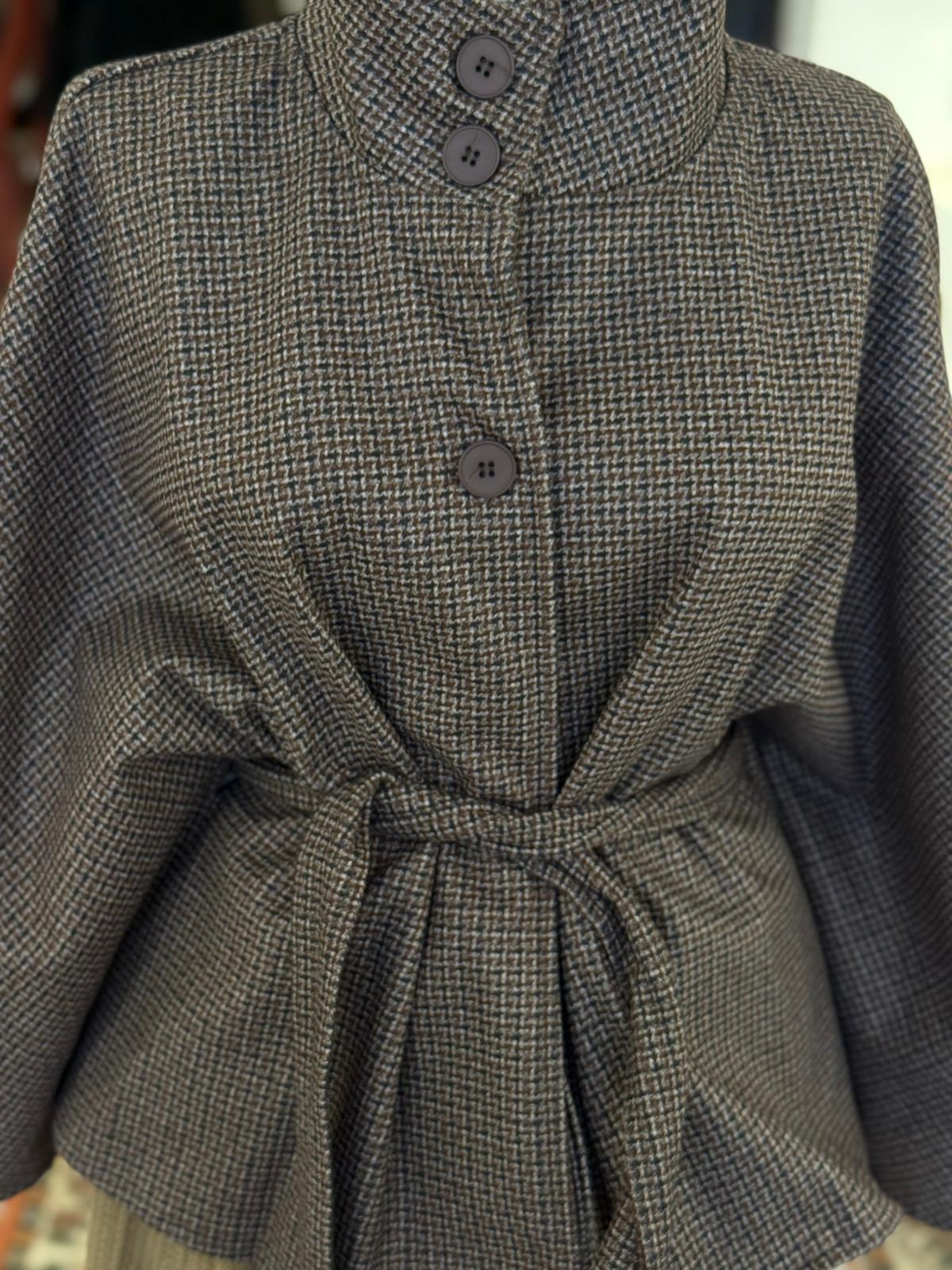 Kareli Kahve Rengi Pelerin