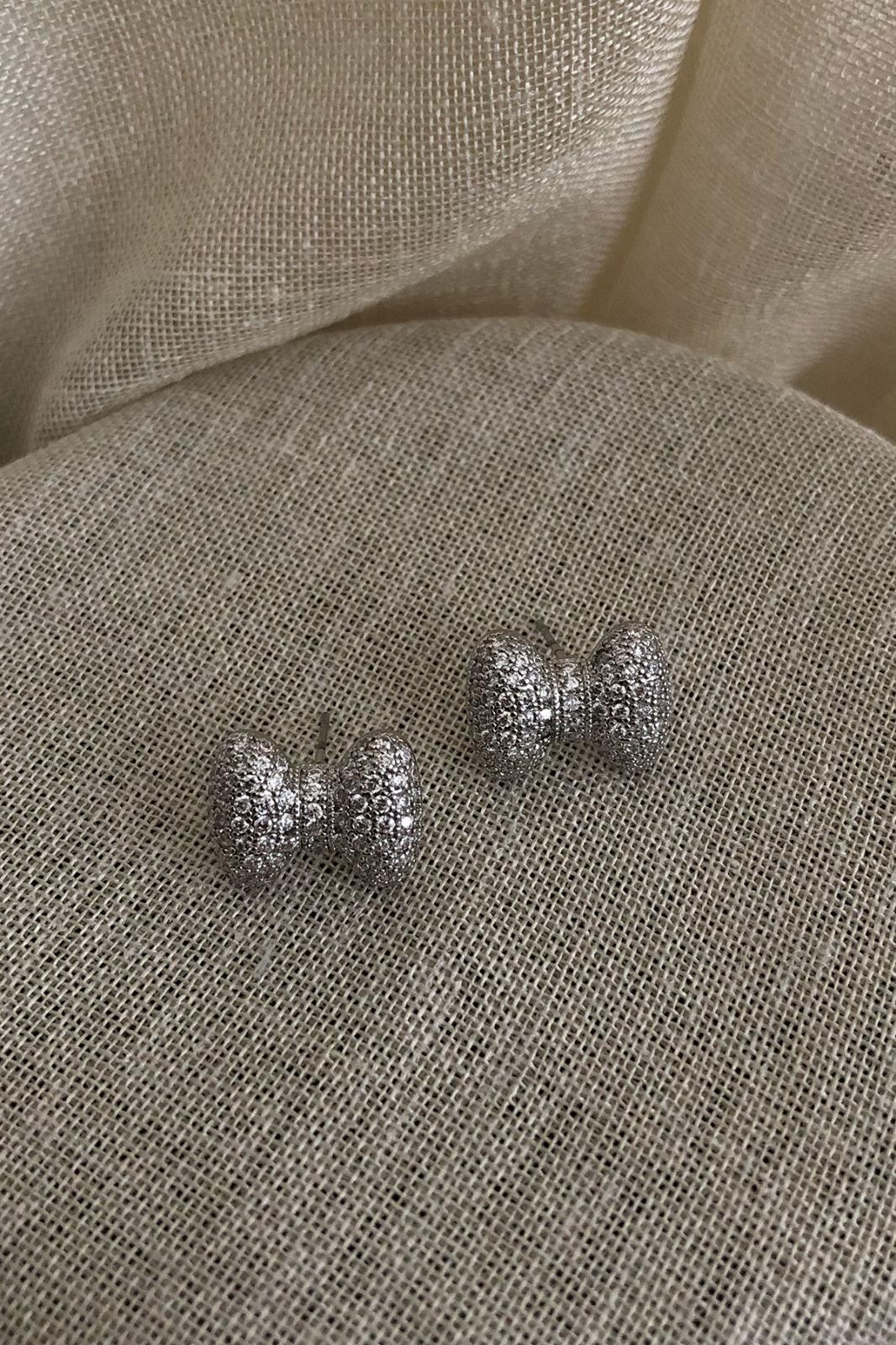 Minimal Kurdele Model Gümüş Küpe