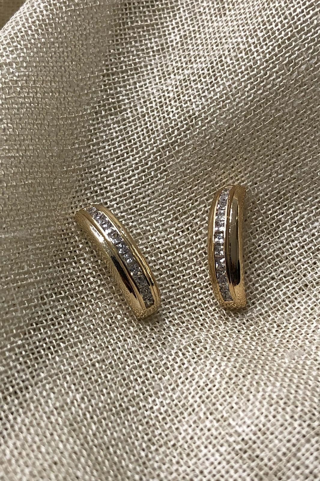 Zirkon Sıra Taş Model Gold Küpe