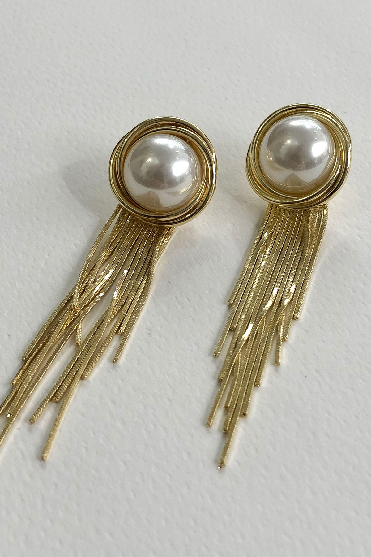 İnci Model Sallantılı Gold Detaylı Küpe