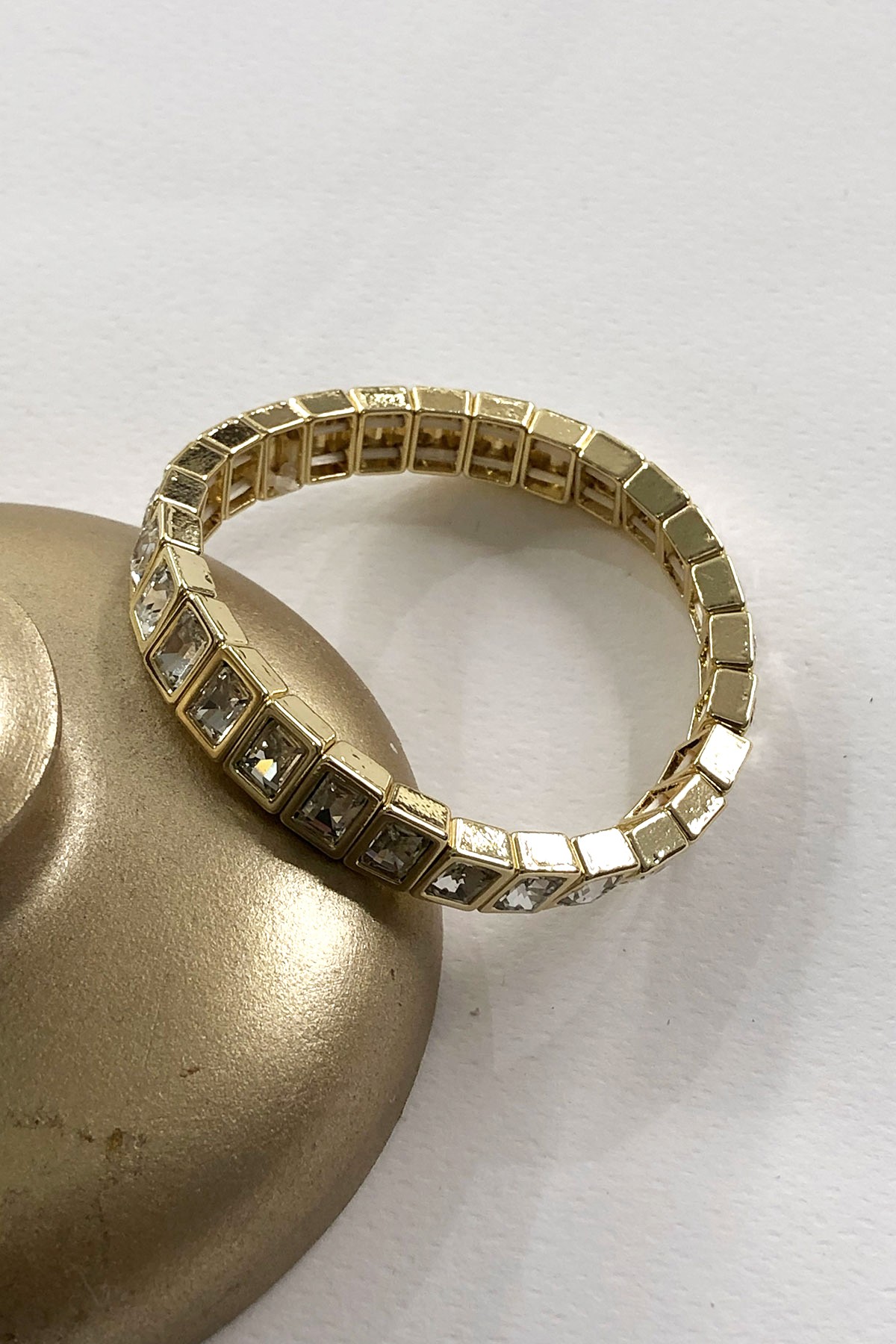 Gri Kare Taşlı Gold Detaylı Lastikli Bileklik