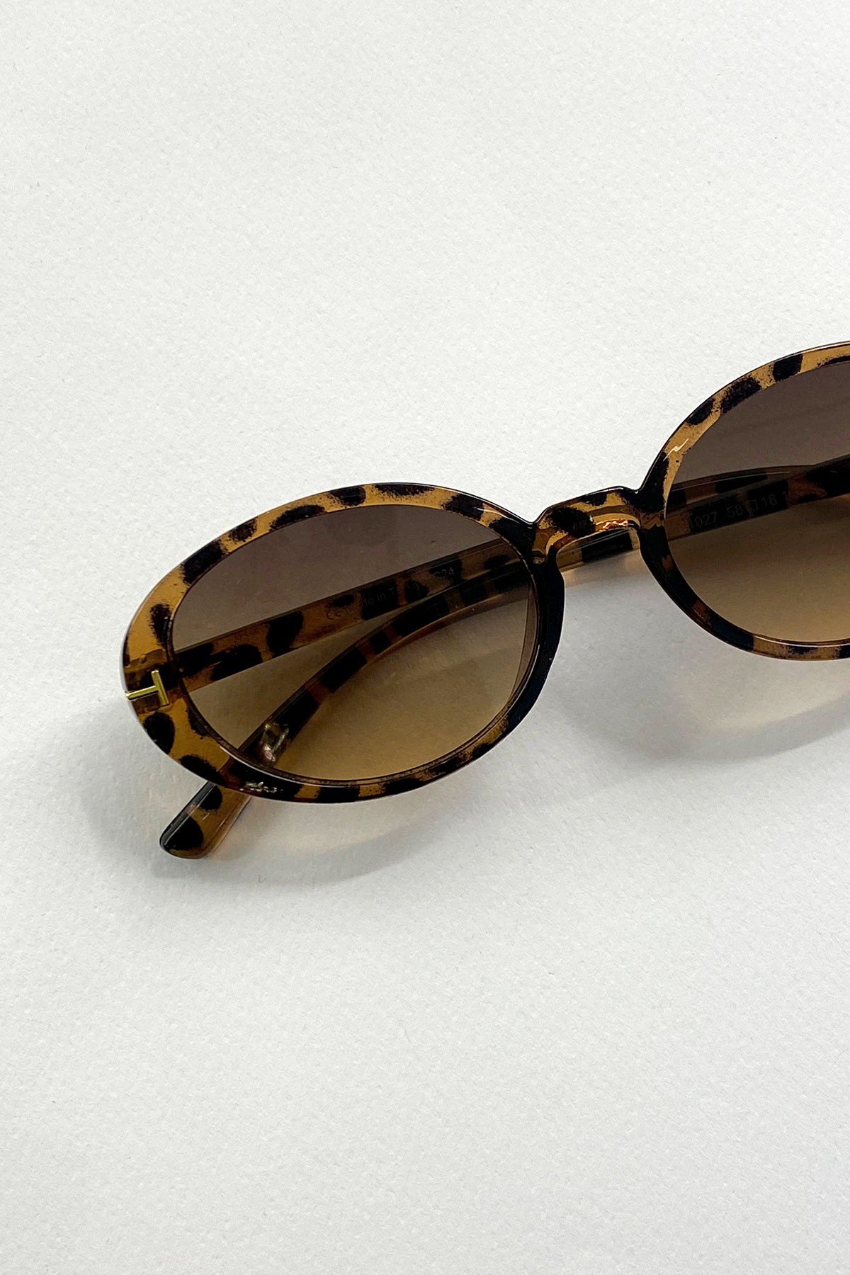Leopar Minimal Gold Detaylı Kahverengi Cam Oval Gözlük