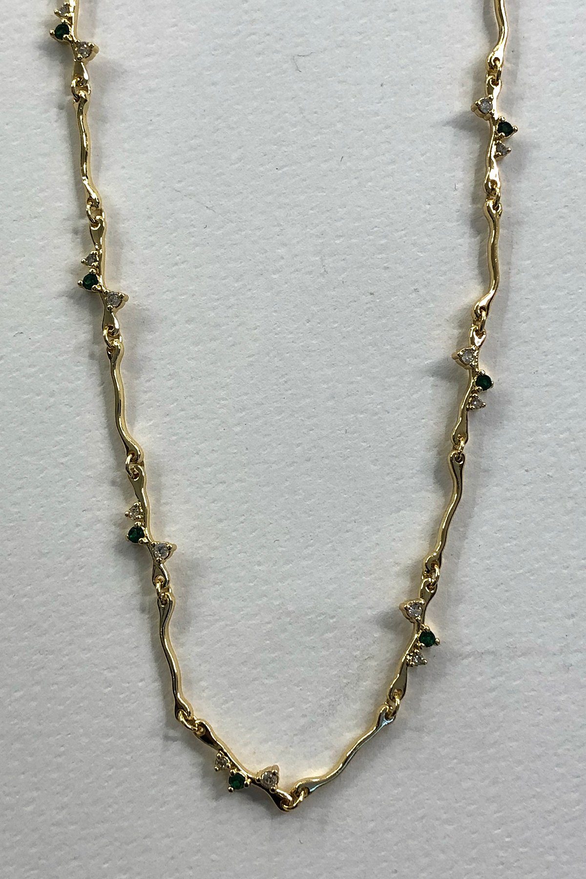 Minimal Yeşil Taşlı Gold Detaylı Xp Kaplama Kolye