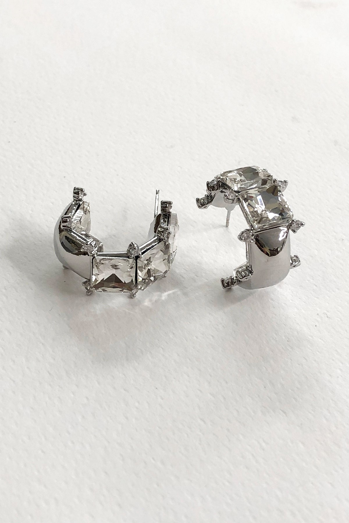 Kare Taşlı Silver Model Küpe