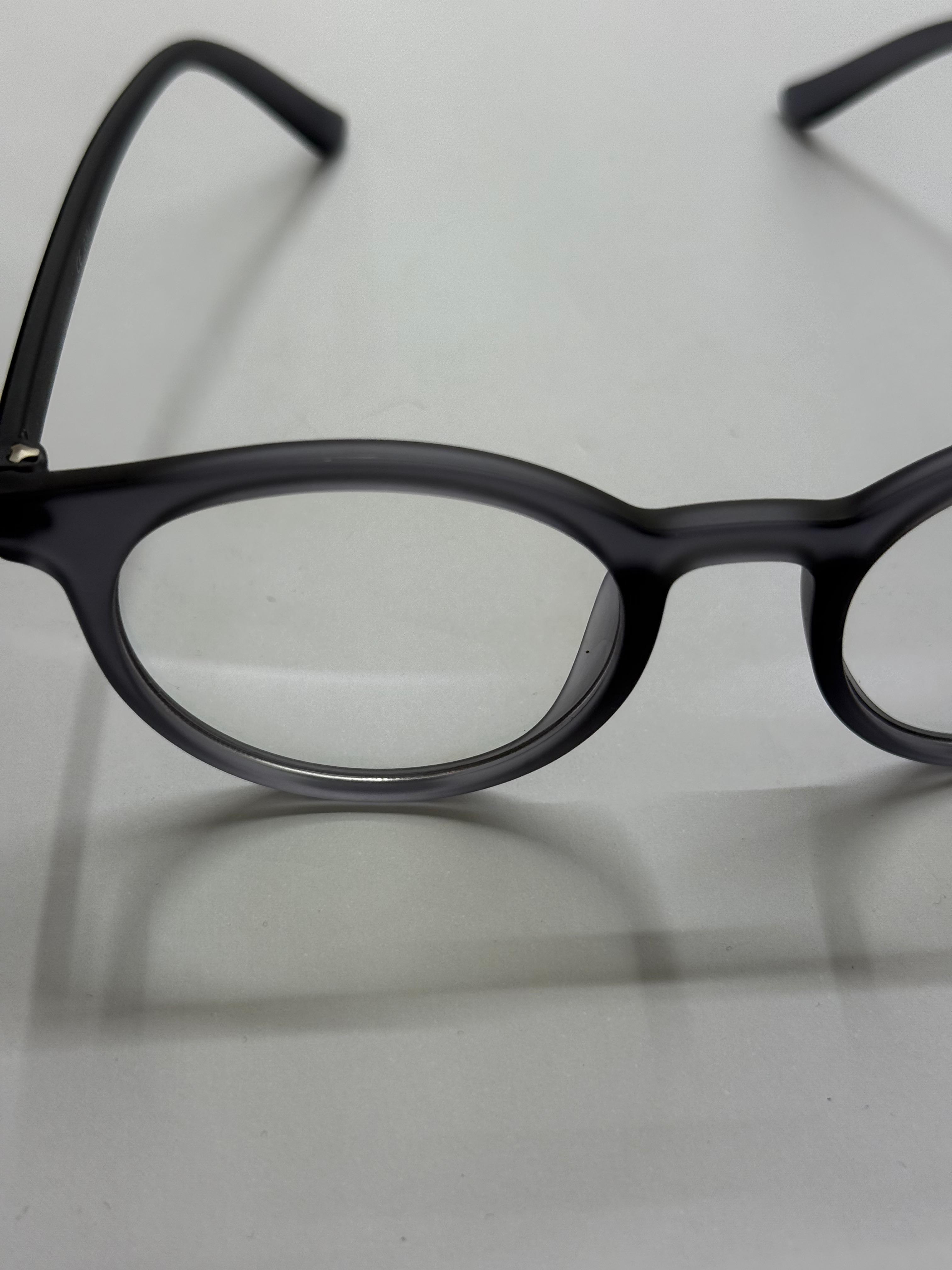 Şeffaf Mat Çerçeveli Gözlük