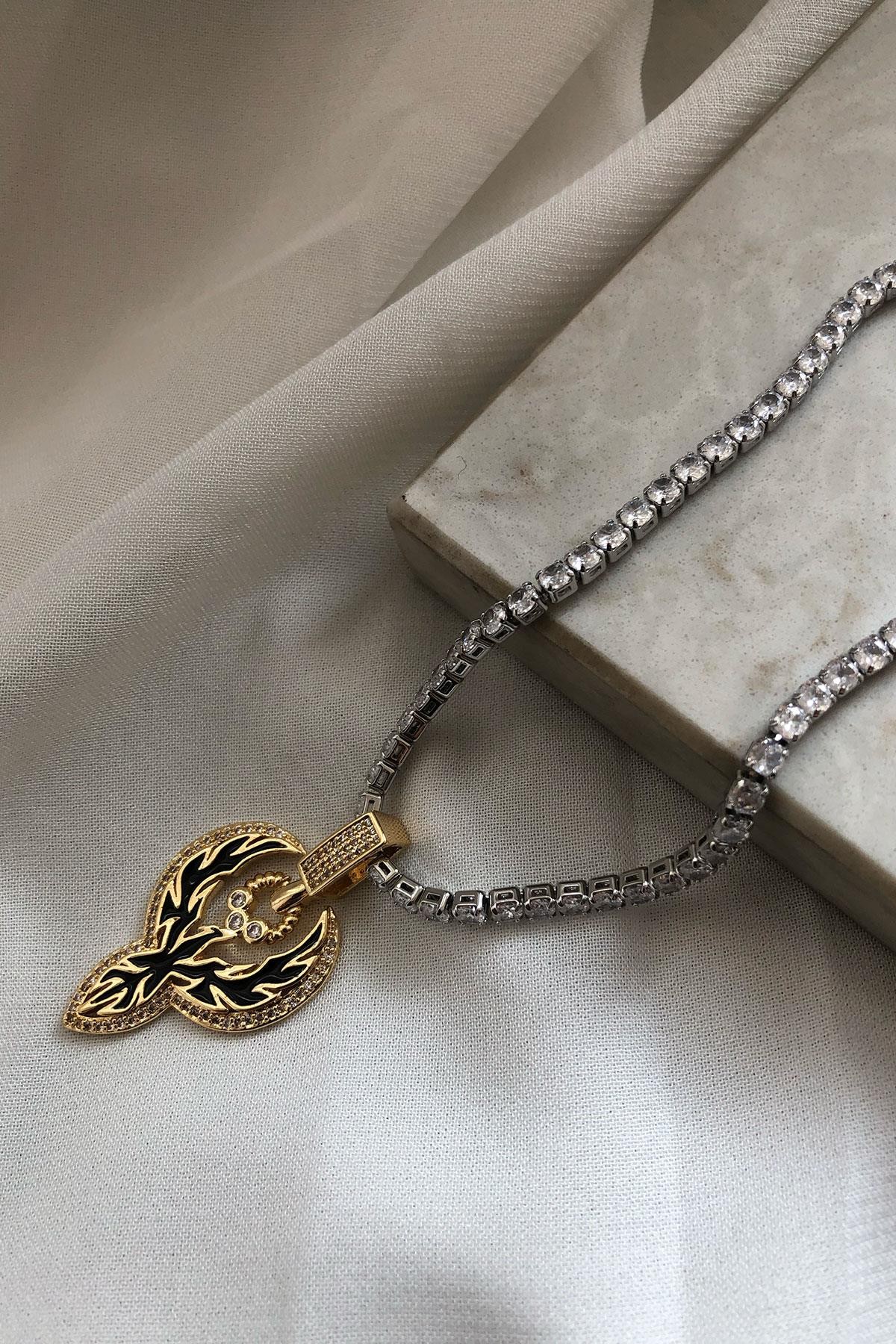 Siyah Desen Gold Model Gümüş Detaylı Su Yolu Zirkon Kolye