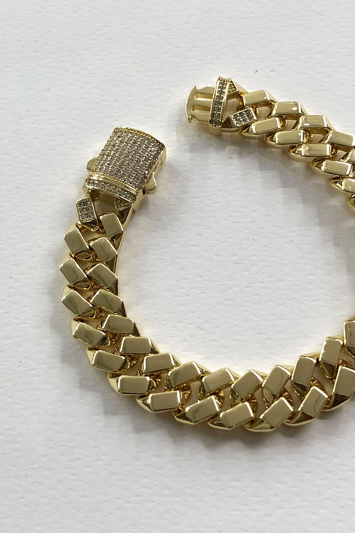 Gurmet Taşlı Model Gold Detaylı Xp Kaplama Bileklik
