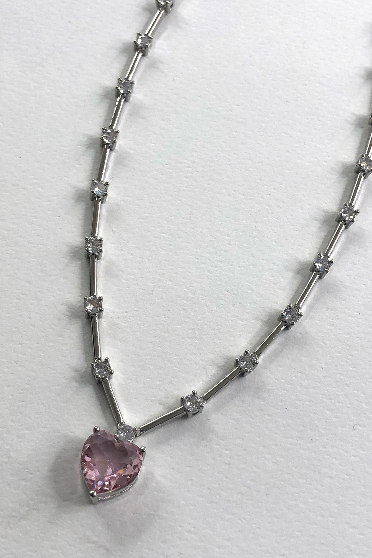 Pembe Kalp Silver Detaylı Zirkon Taş Kolye