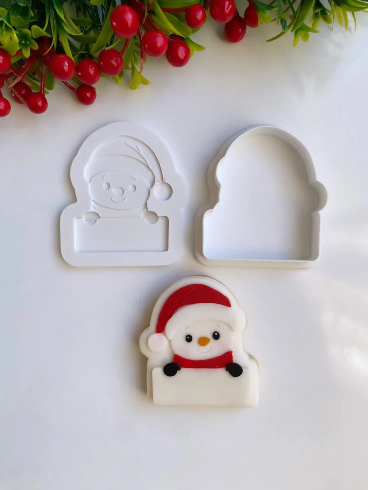 Yılbaşı 2026 Temalı Kurabiye Kalıbı Seti – Noel Baba, Geyik, Elf, Kardan Adam ve Penguen Figürleriyle Yeni Yılın En Tatlı Hali