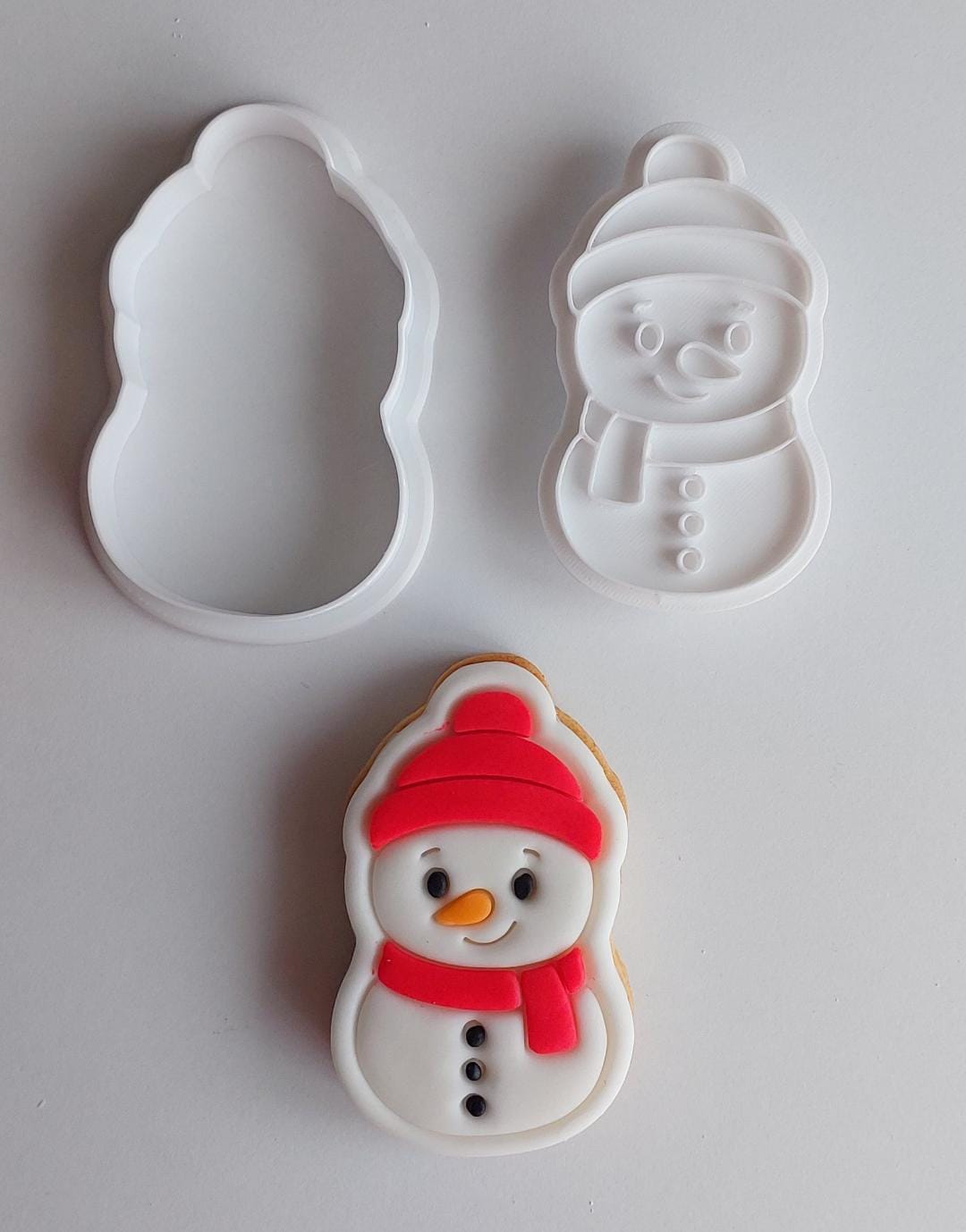 Yılbaşı Temalı Klasik Kurabiye Kalıpları – Noel Baba, Kardan Adam, Hediye, Ayıcık, Kar Tanesi ve Kamyon Figürleri