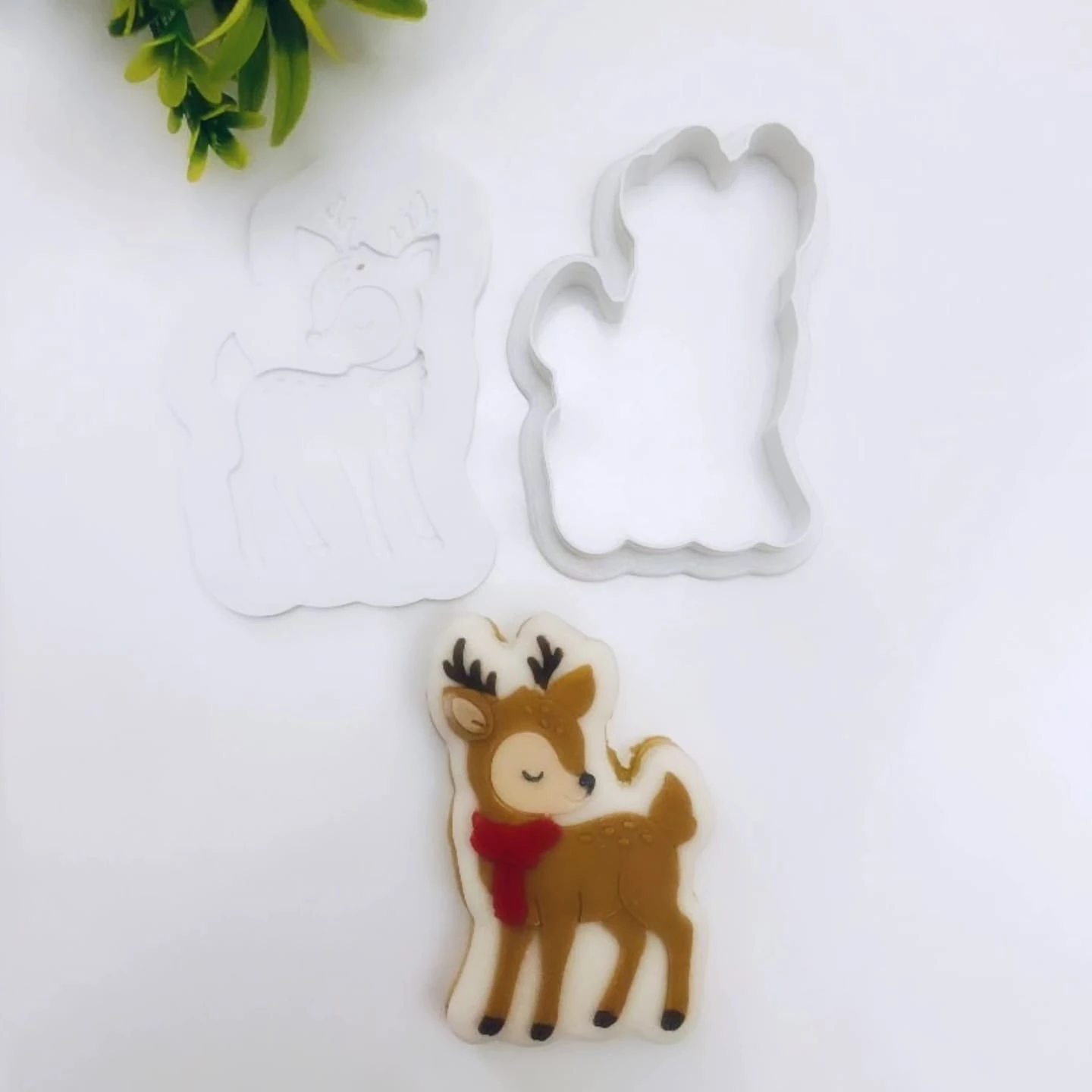 Yılbaşı Çorabı ve Hediye Temalı Kurabiye Kalıbı Seti – Geyik, Penguen, Kardan Adam ve Noel Süsü Figürleriyle Yeni Yıla Tatlı Bir Dokunuş