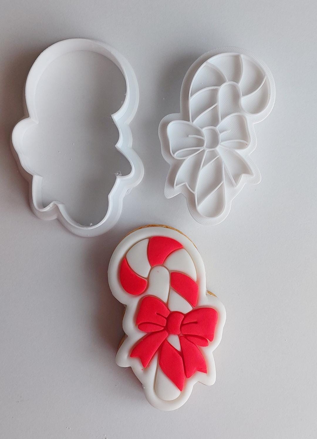 Yılbaşı Temalı Klasik Kurabiye Kalıpları – Noel Baba, Kardan Adam, Hediye, Ayıcık, Kar Tanesi ve Kamyon Figürleri