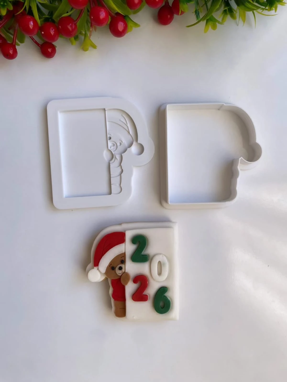 Yılbaşı 2026 Temalı Kurabiye Kalıbı Seti – Noel Baba, Geyik, Elf, Kardan Adam ve Penguen Figürleriyle Yeni Yılın En Tatlı Hali